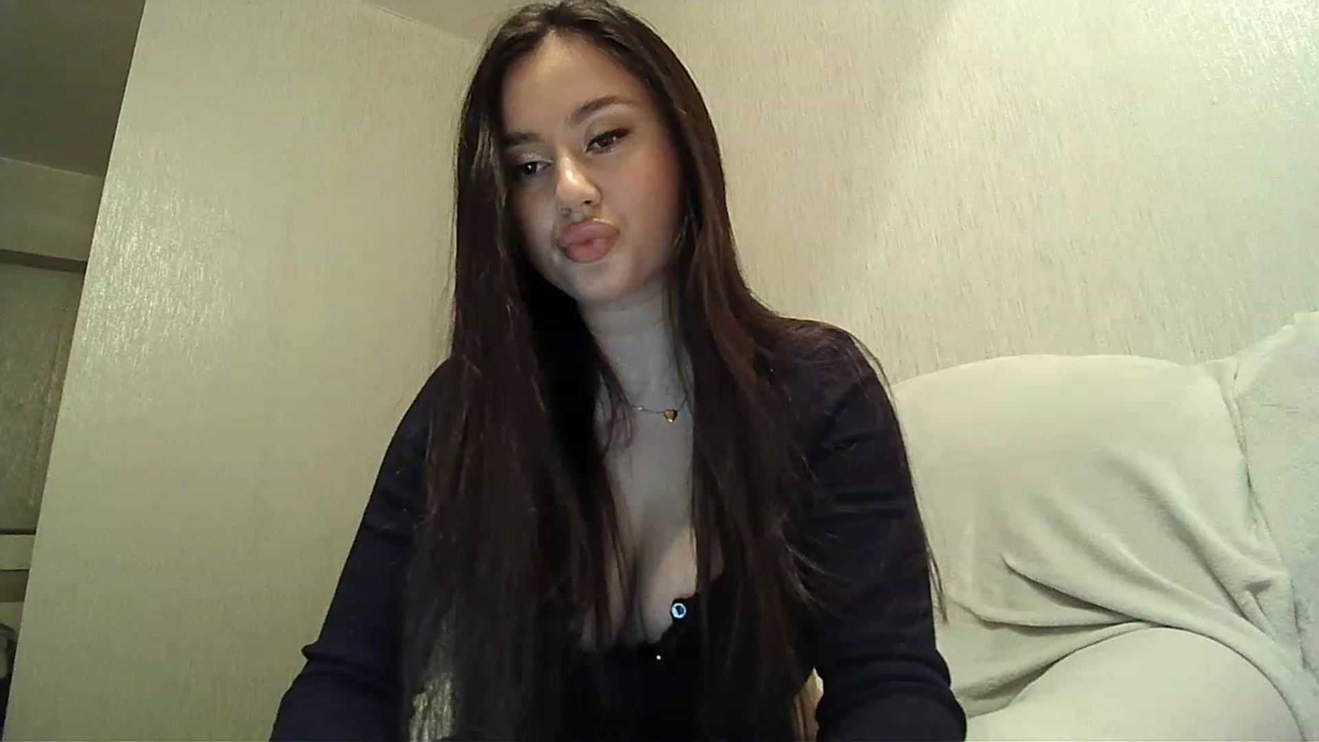 Gallery image thumbnail from Lady_Maddy's myfreecams stream on, 03/21/2023, 16:54 image 16 of 20