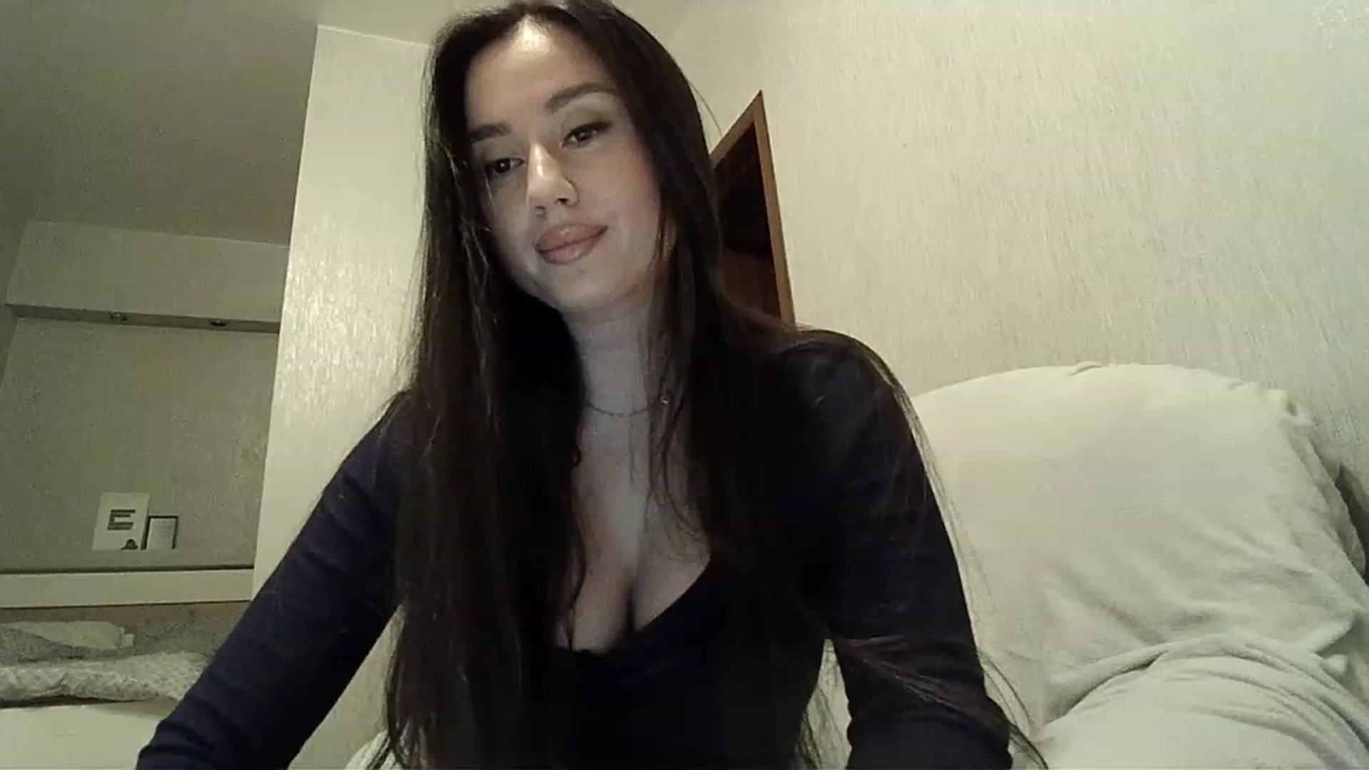 Gallery image thumbnail from Lady_Maddy's myfreecams stream on, 03/24/2023, 22:17 image 6 of 20