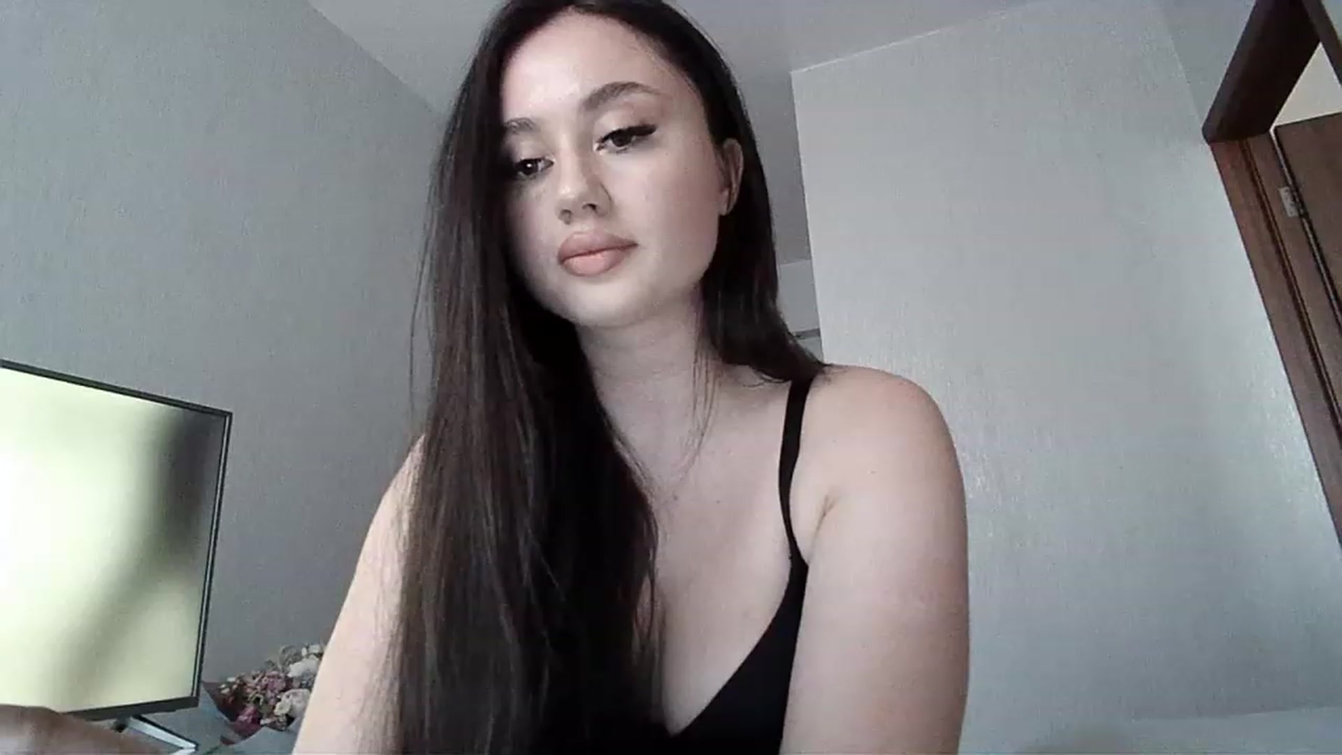 Gallery image thumbnail from Lady_Maddy's myfreecams stream on, 06/06/2023, 16:35 image 17 of 20