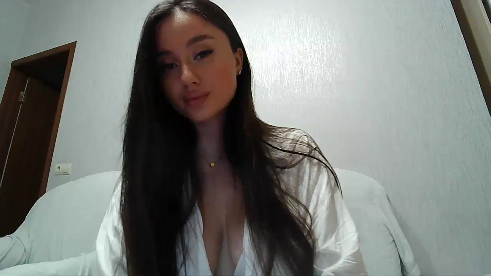 Gallery image thumbnail from Lady_Maddy's myfreecams stream on, 08/05/2023, 19:10 image 6 of 20