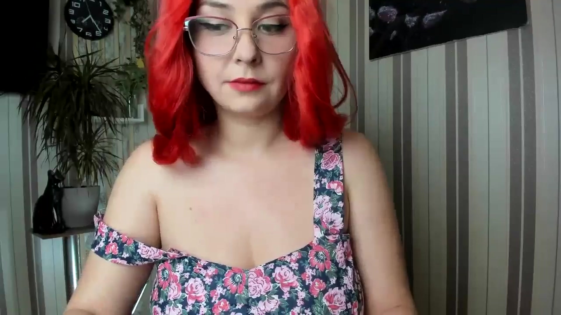 Gallery image thumbnail from Lady_Shy_'s myfreecams stream on, 04/19/2024, 19:00 image 6 of 20
