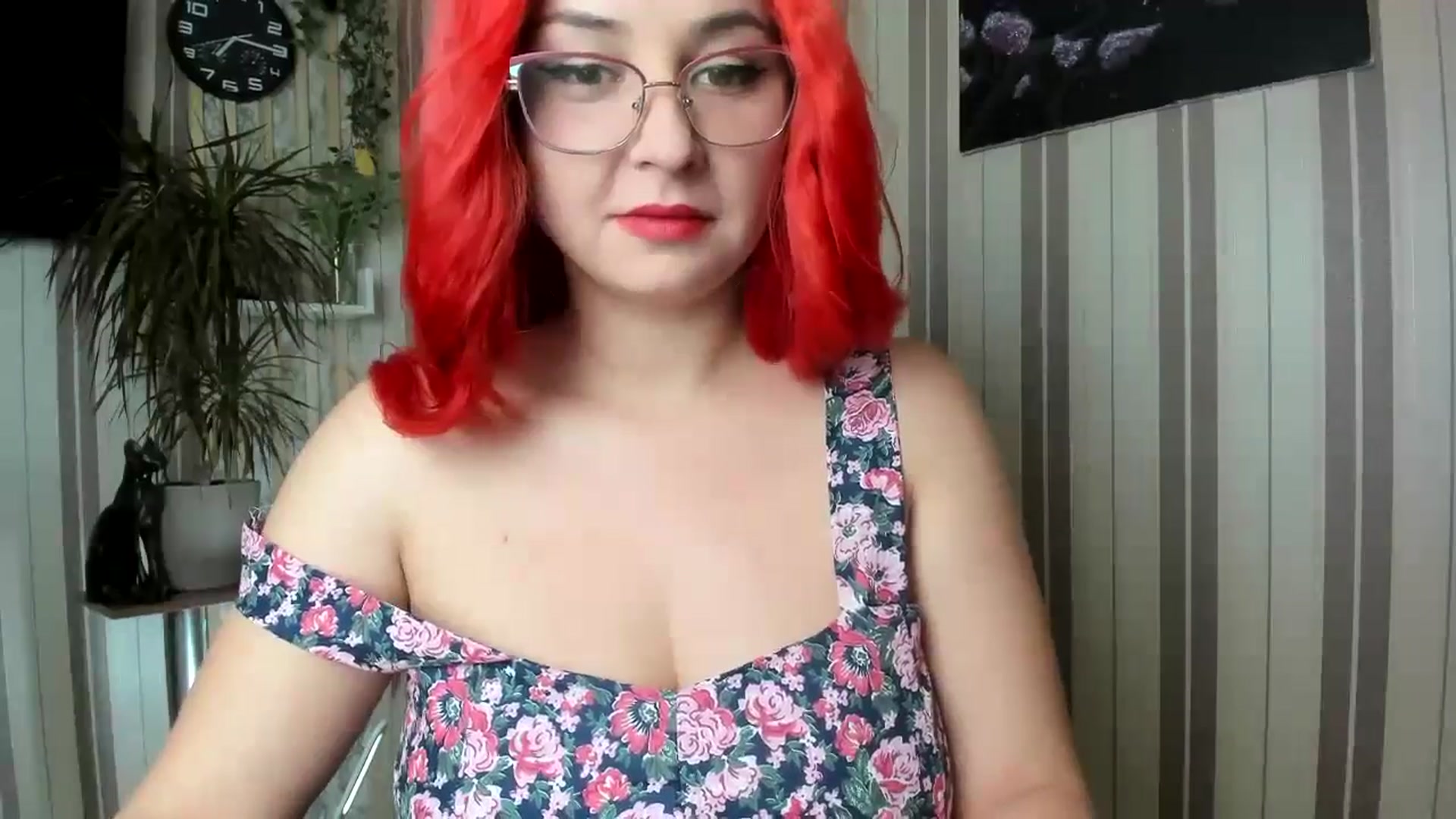 Gallery image thumbnail from Lady_Shy_'s myfreecams stream on, 04/19/2024, 19:00 image 2 of 20