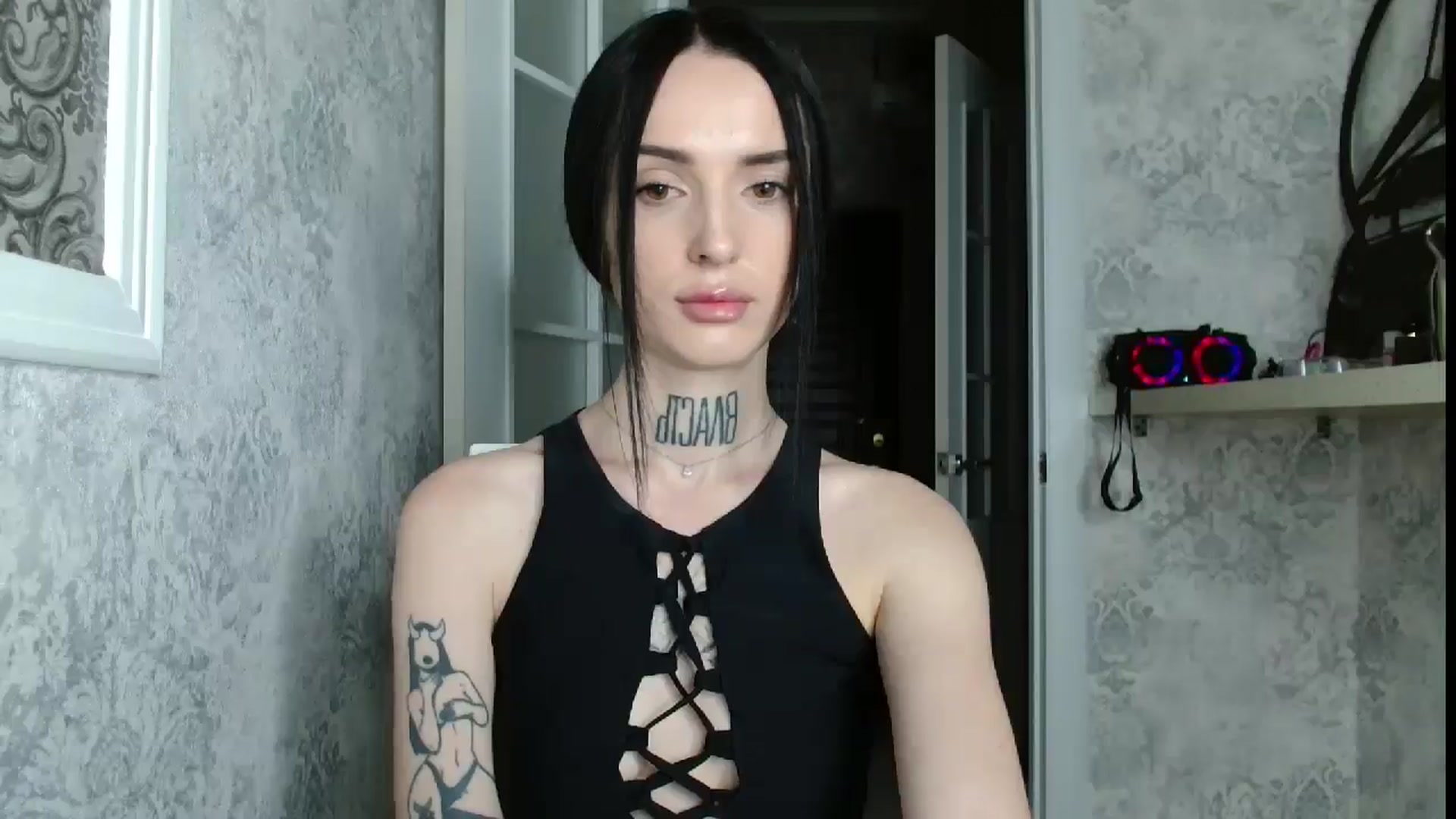 Gallery image thumbnail from Lady__tattoo's myfreecams stream on, 04/26/2025, 18:05 image 19 of 20