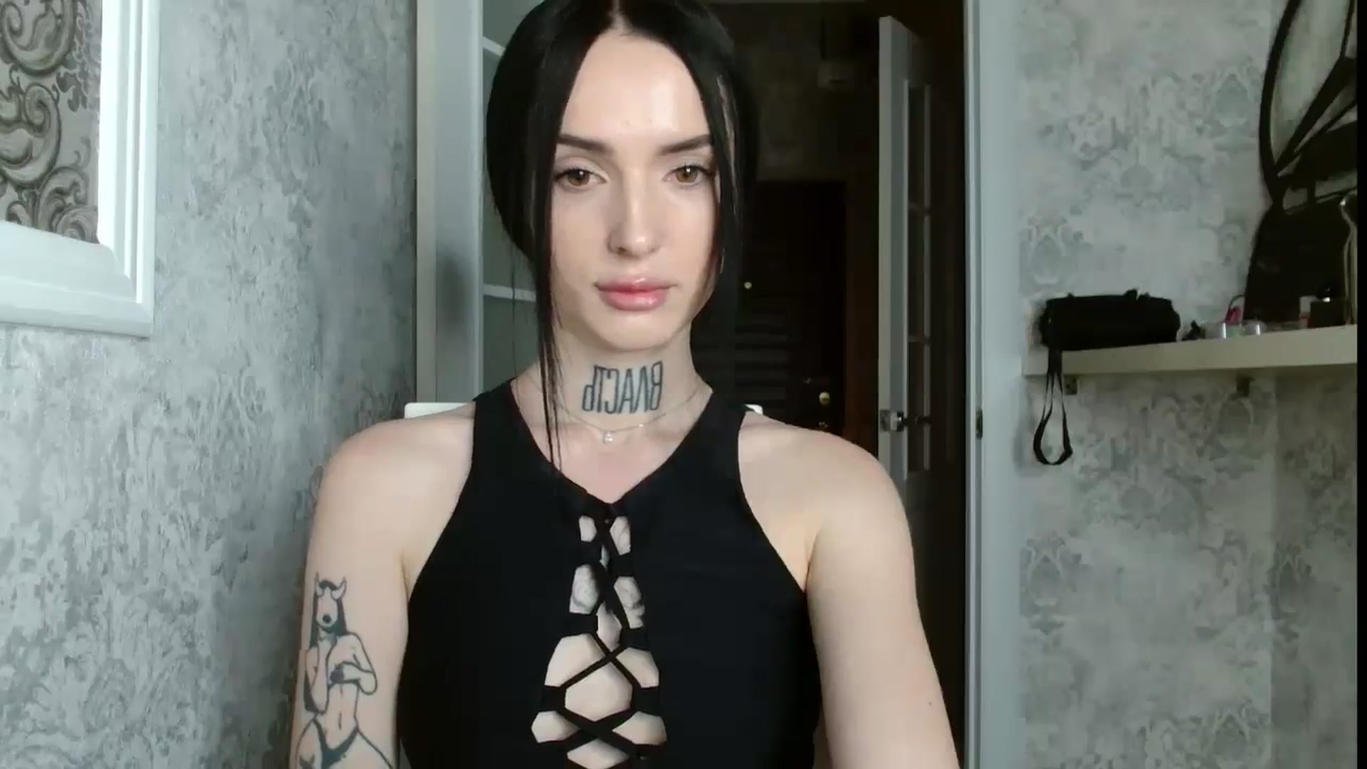 Gallery image thumbnail from Lady__tattoo's myfreecams stream on, 04/26/2025, 19:03 image 6 of 20