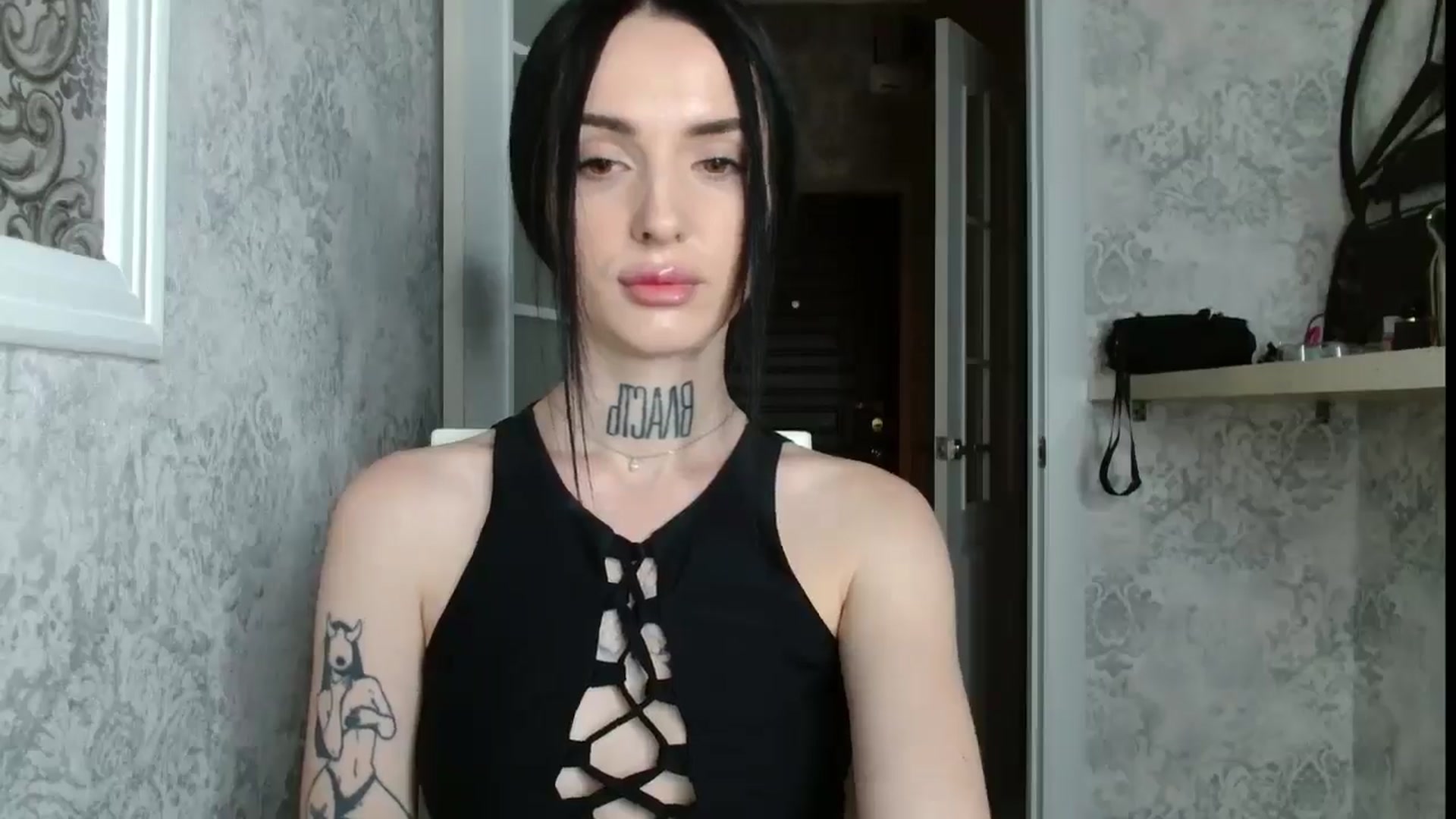 Gallery image thumbnail from Lady__tattoo's myfreecams stream on, 04/26/2025, 19:03 image 17 of 20