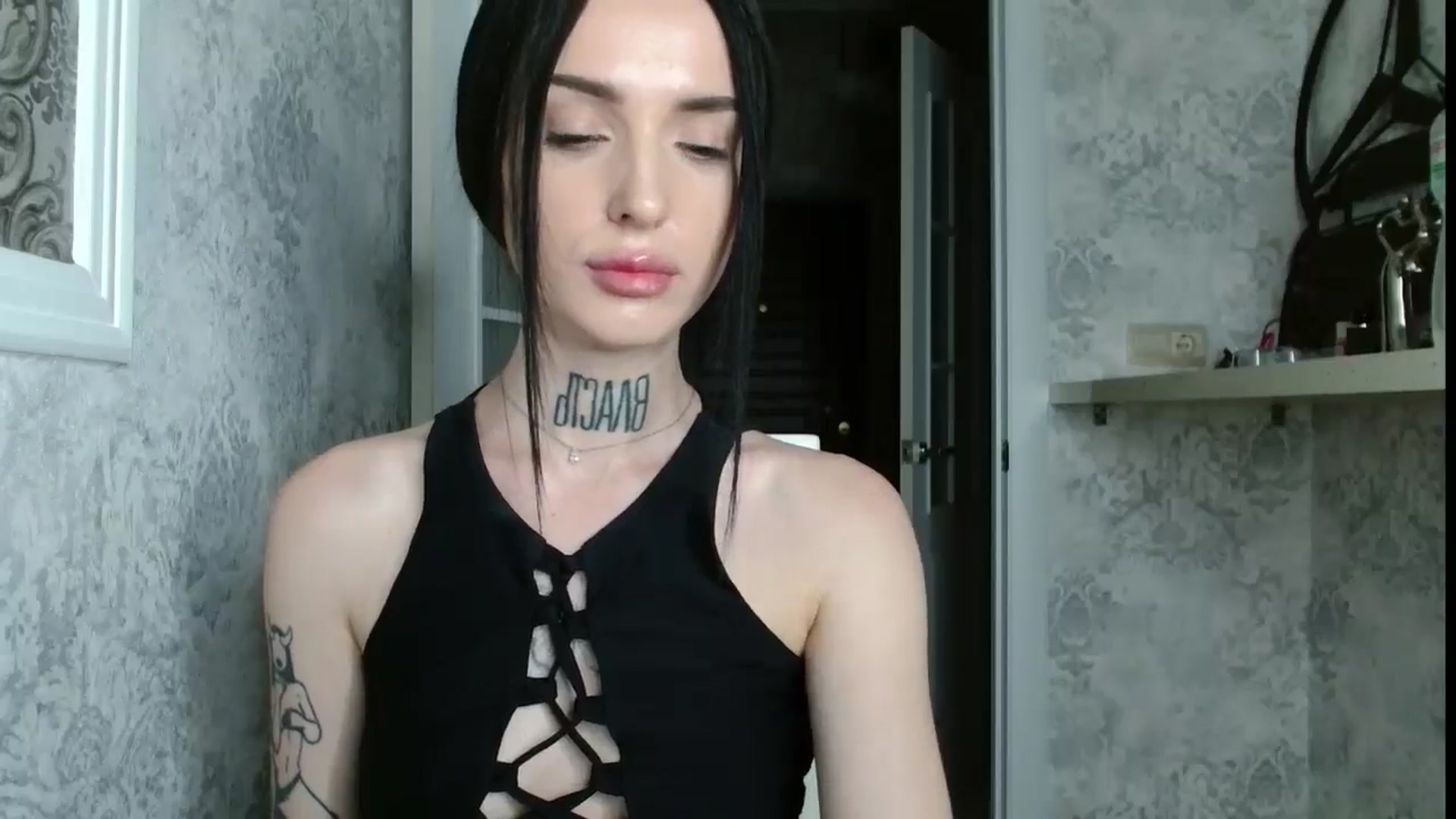 Gallery image thumbnail from Lady__tattoo's myfreecams stream on, 04/26/2025, 20:09 image 19 of 20