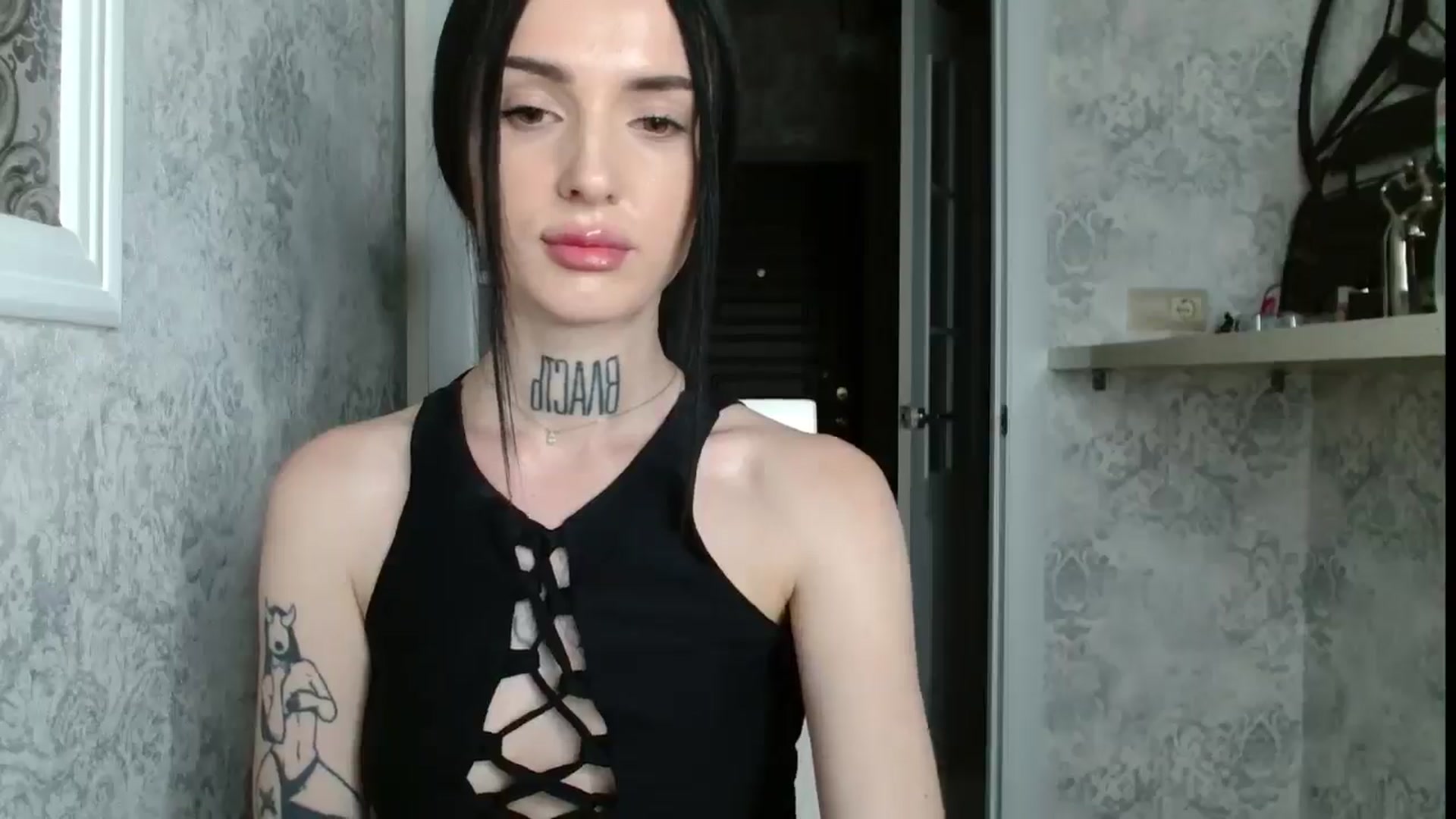 Gallery image thumbnail from Lady__tattoo's myfreecams stream on, 04/26/2025, 20:30 image 18 of 20