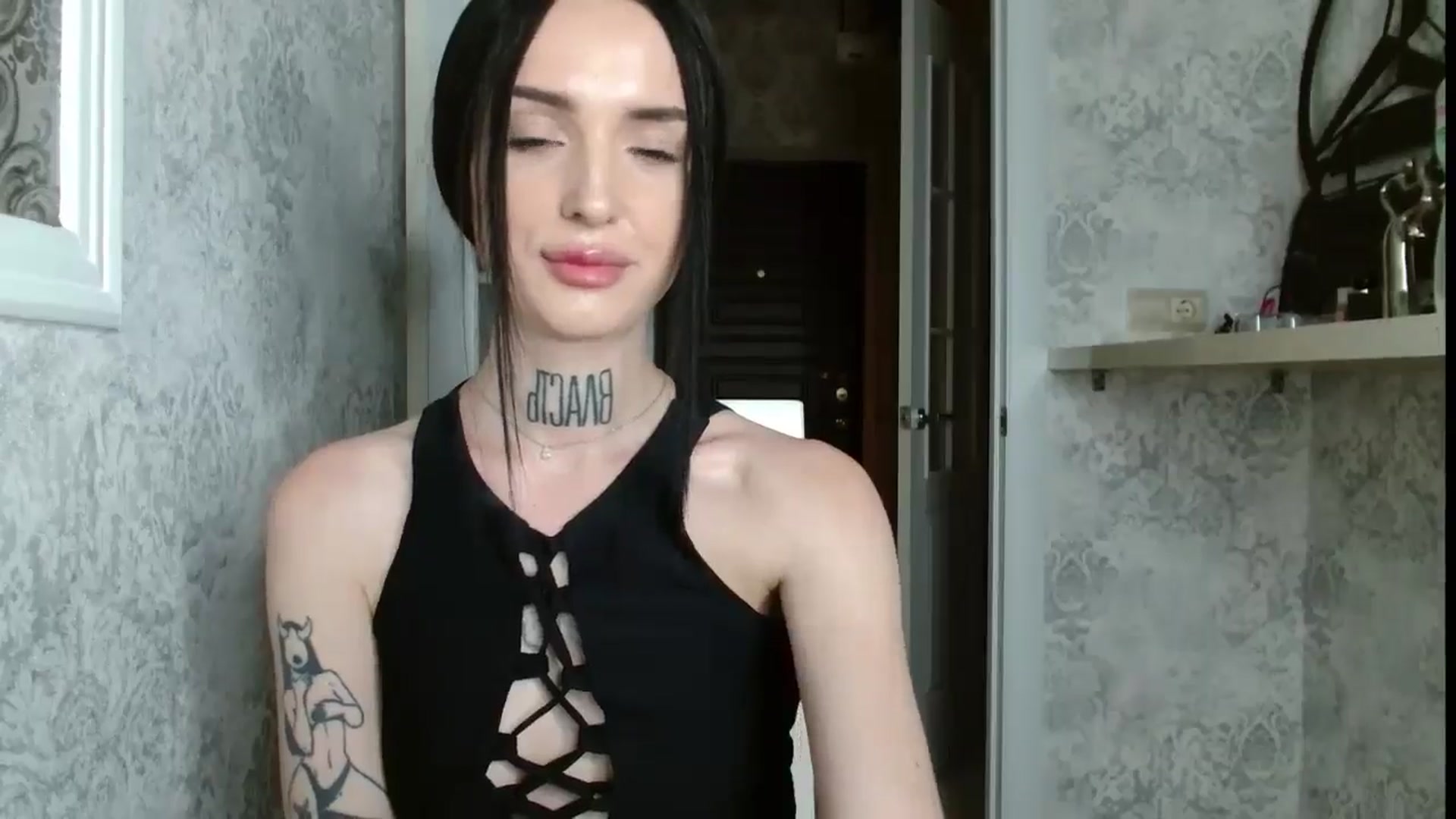 Gallery image thumbnail from Lady__tattoo's myfreecams stream on, 04/26/2025, 21:26 image 7 of 20