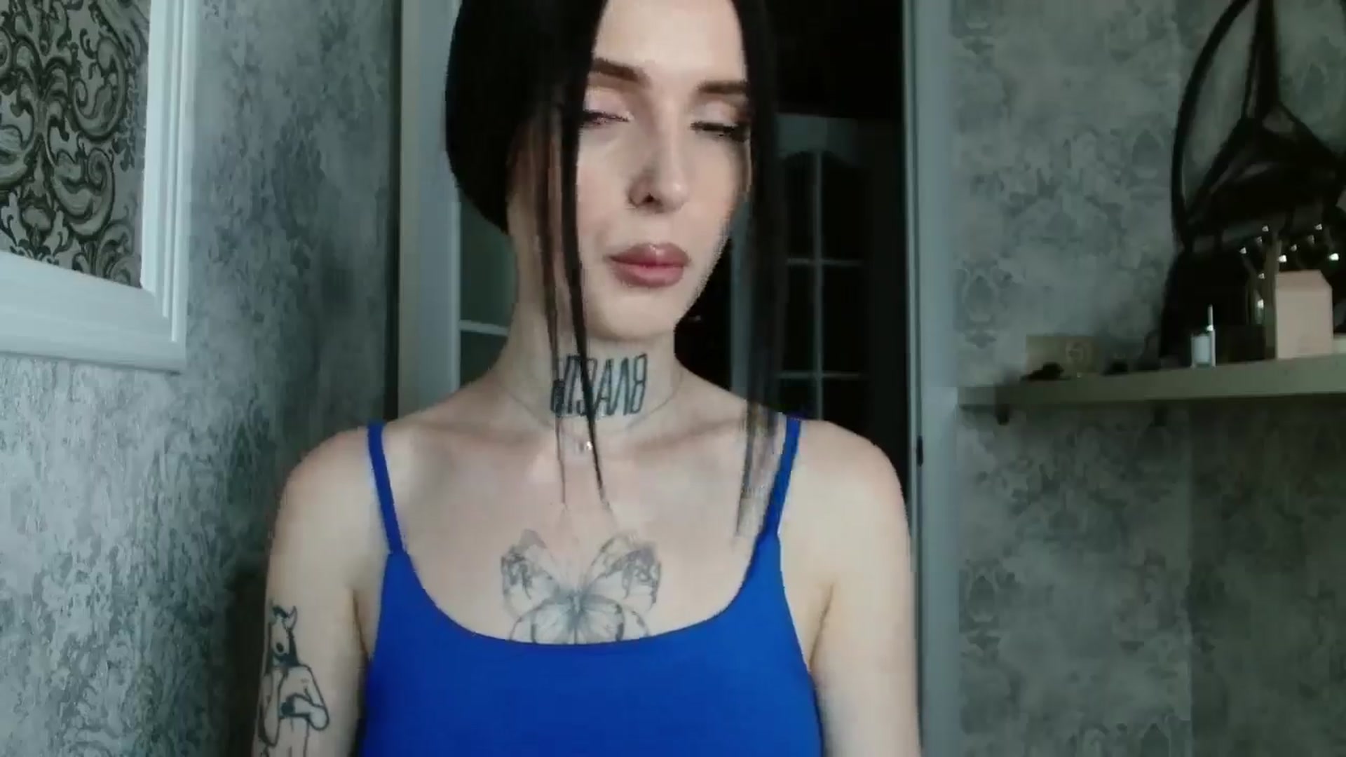 Gallery image thumbnail from Lady__tattoo's myfreecams stream on, 04/28/2025, 19:30 image 15 of 20