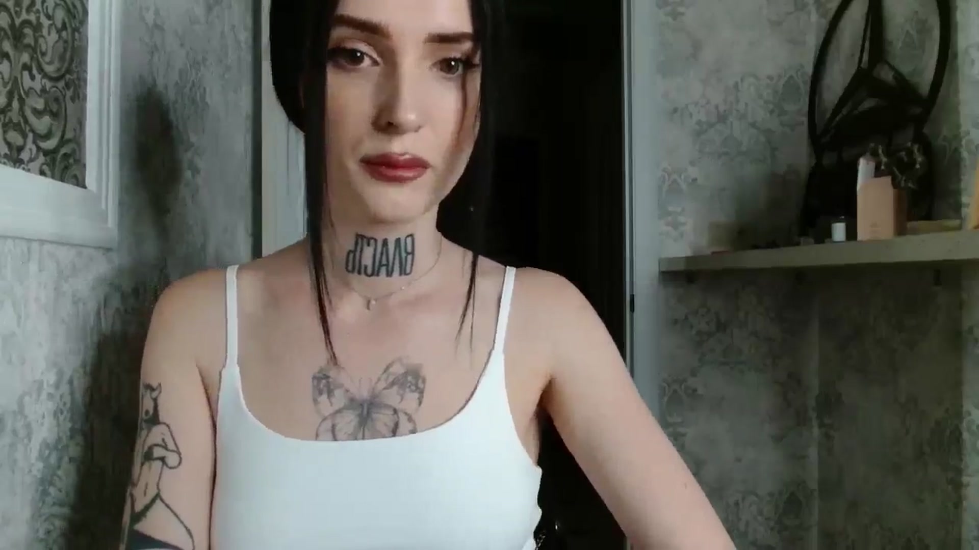 Gallery image thumbnail from Lady__tattoo's myfreecams stream on, 04/29/2025, 18:16 image 6 of 20