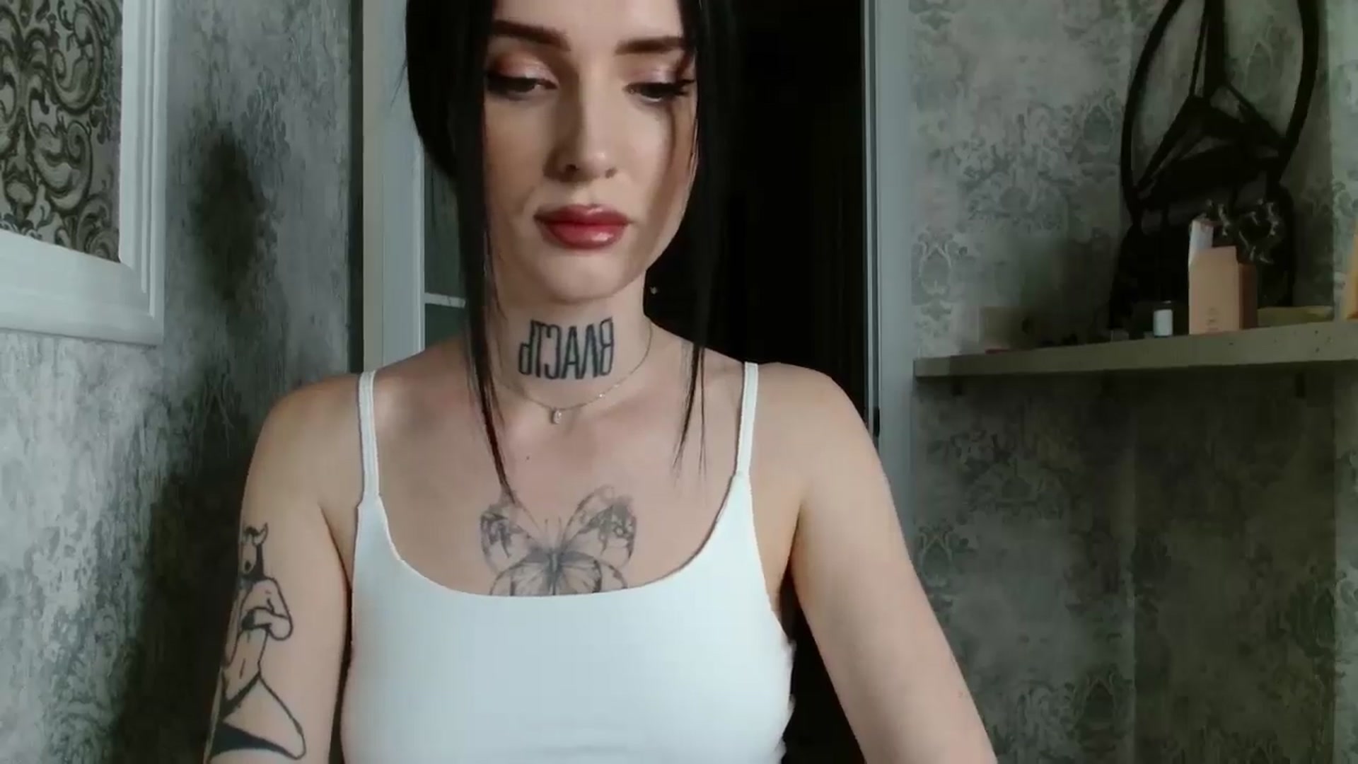 Gallery image thumbnail from Lady__tattoo's myfreecams stream on, 04/29/2025, 18:16 image 3 of 20