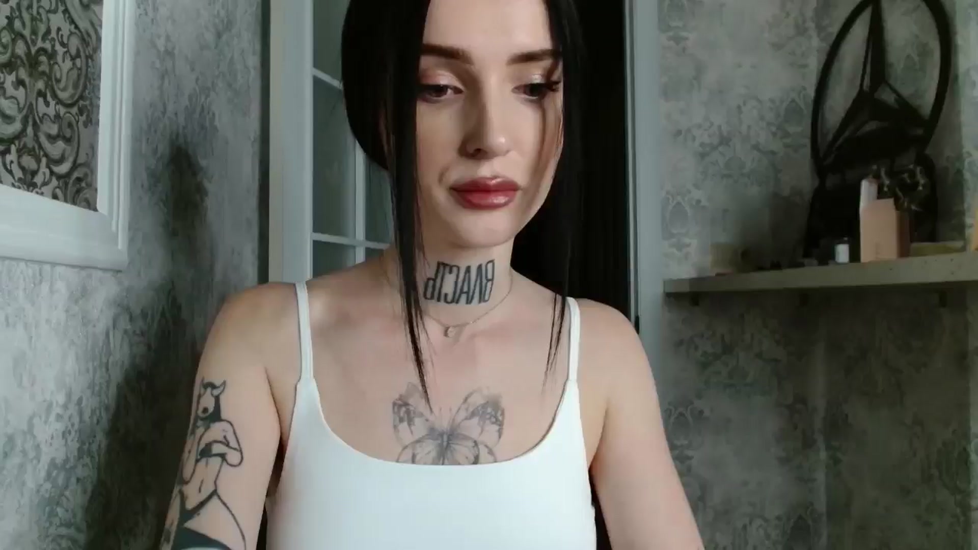 Gallery image thumbnail from Lady__tattoo's myfreecams stream on, 04/29/2025, 18:16 image 1 of 20