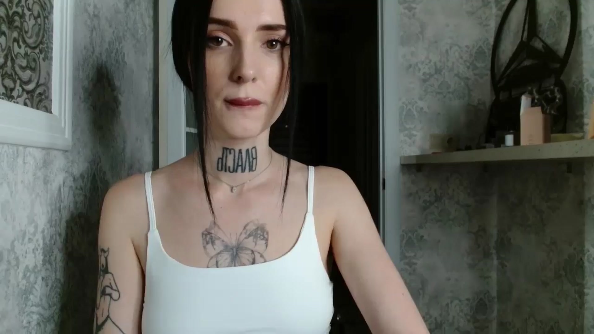 Gallery image thumbnail from Lady__tattoo's myfreecams stream on, 04/29/2025, 18:16 image 18 of 20