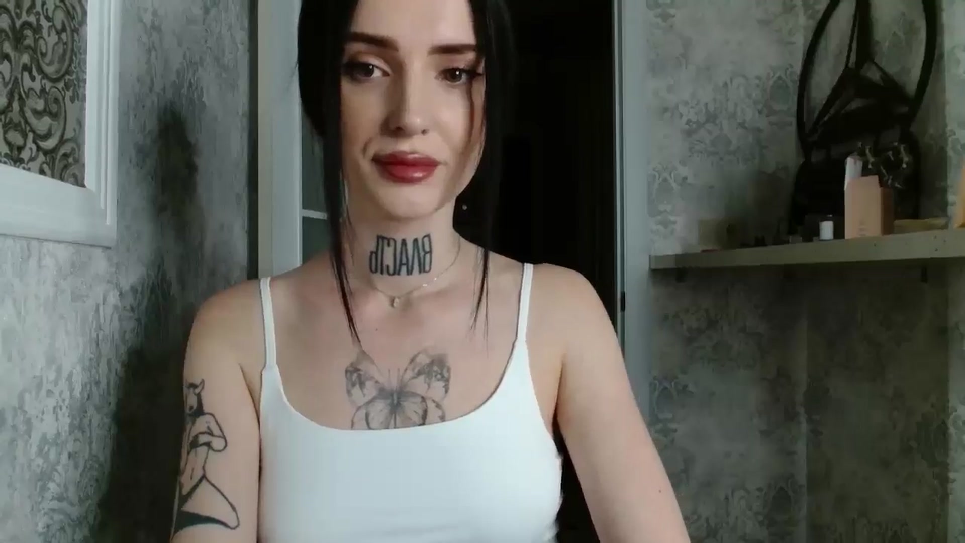Gallery image thumbnail from Lady__tattoo's myfreecams stream on, 04/29/2025, 18:16 image 4 of 20