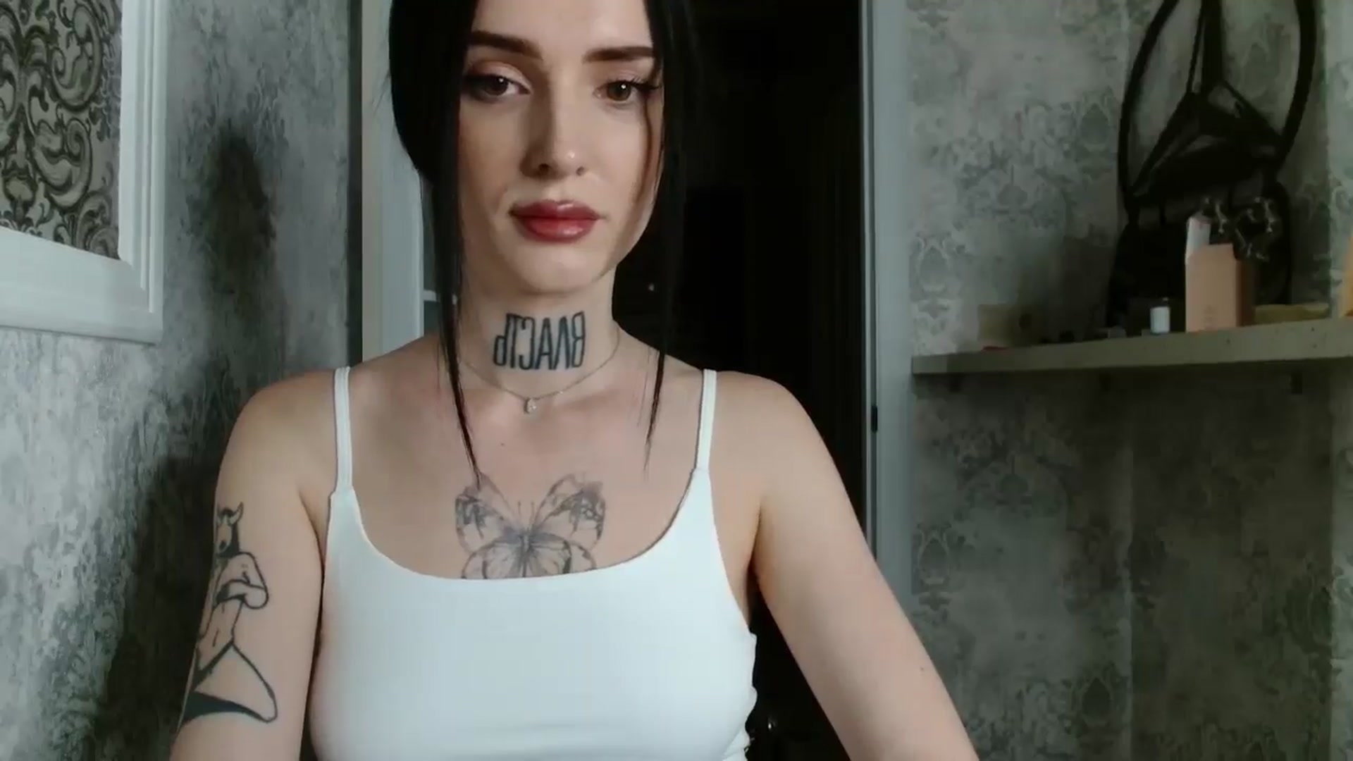 Gallery image thumbnail from Lady__tattoo's myfreecams stream on, 04/29/2025, 18:16 image 16 of 20
