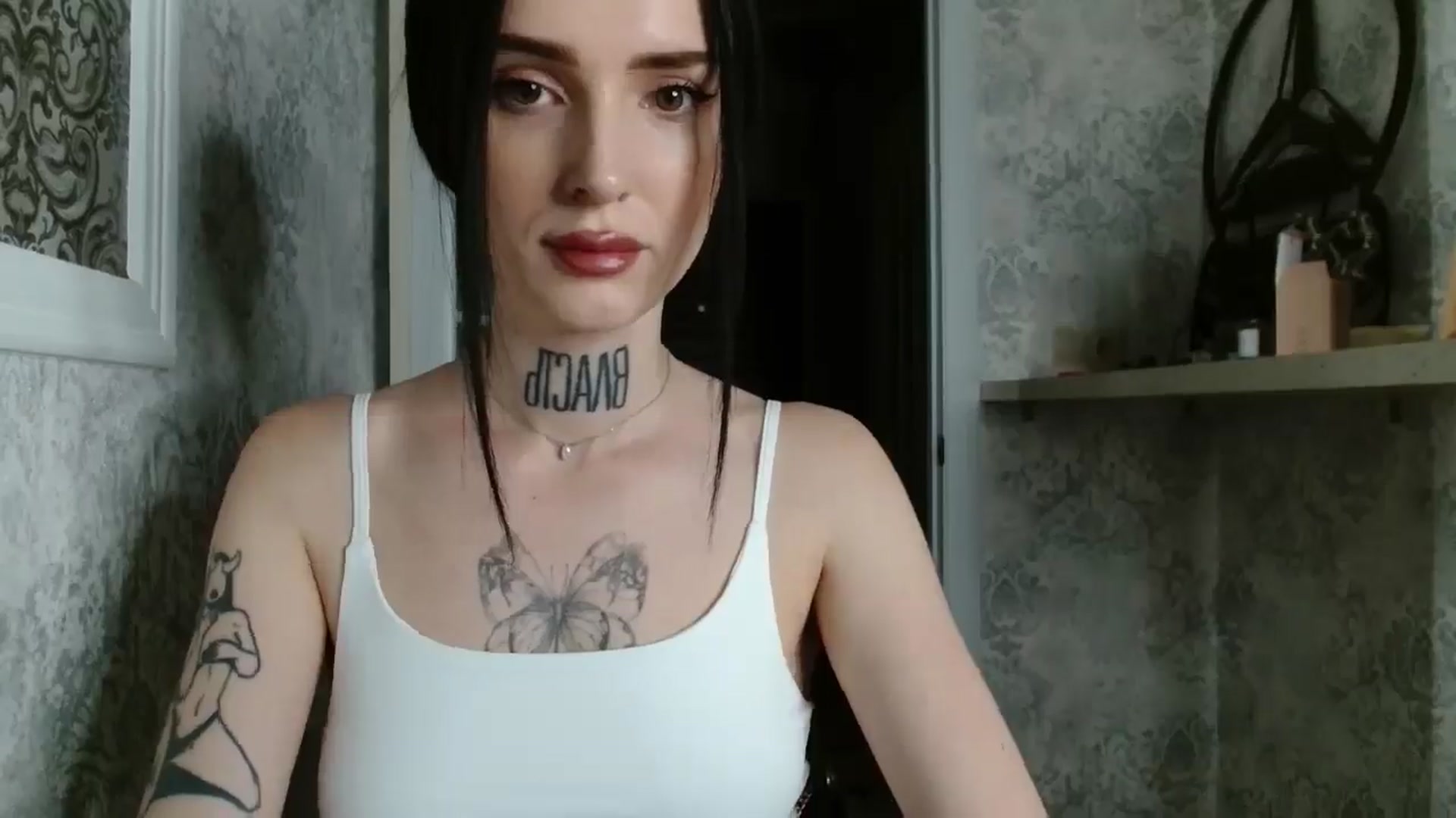 Gallery image thumbnail from Lady__tattoo's myfreecams stream on, 04/29/2025, 18:16 image 17 of 20