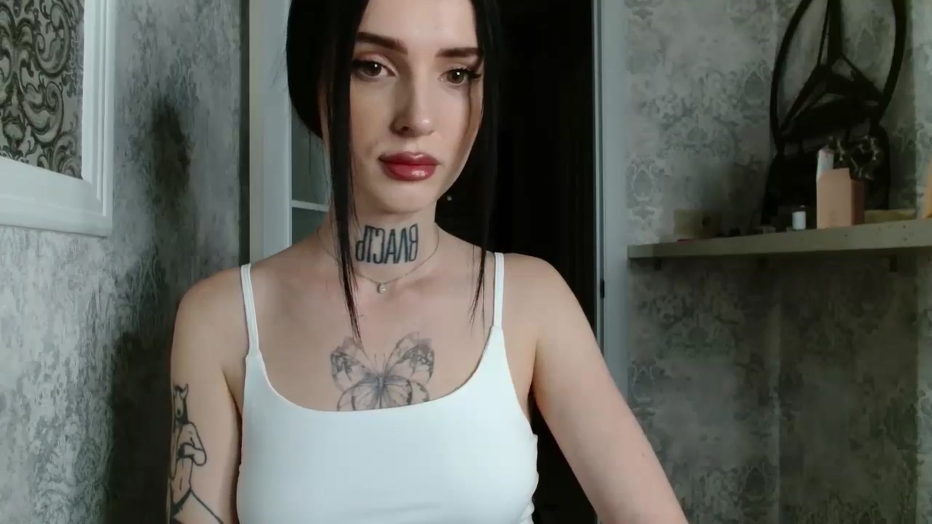 Gallery image thumbnail from Lady__tattoo's myfreecams stream on, 04/29/2025, 18:16 image 7 of 20