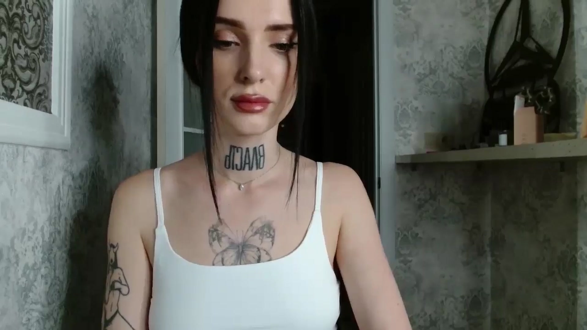 Gallery image thumbnail from Lady__tattoo's myfreecams stream on, 04/29/2025, 18:16 image 12 of 20