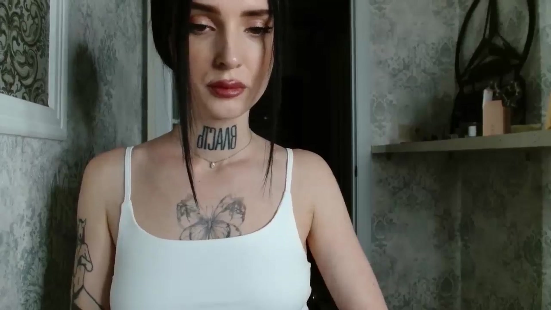 Gallery image thumbnail from Lady__tattoo's myfreecams stream on, 04/29/2025, 18:16 image 15 of 20