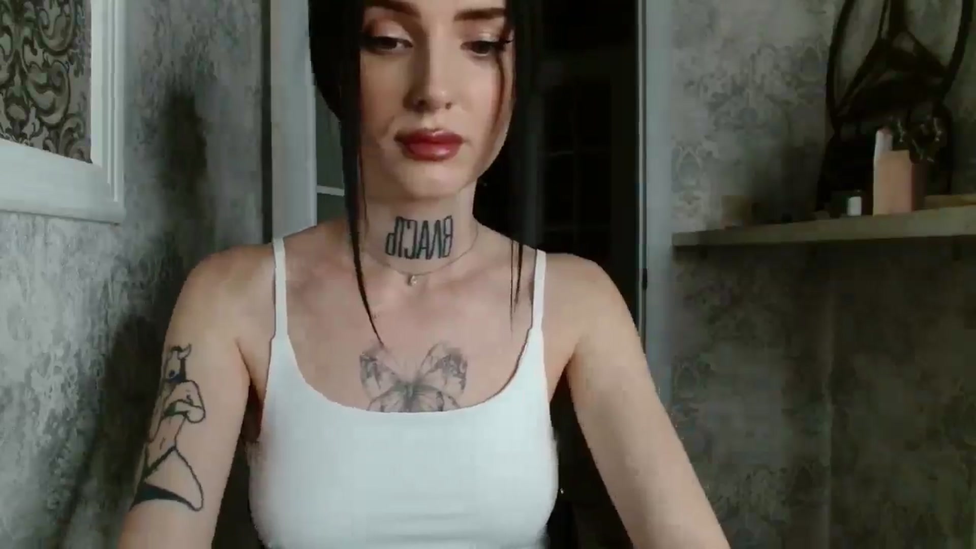 Gallery image thumbnail from Lady__tattoo's myfreecams stream on, 04/29/2025, 19:50 image 10 of 20