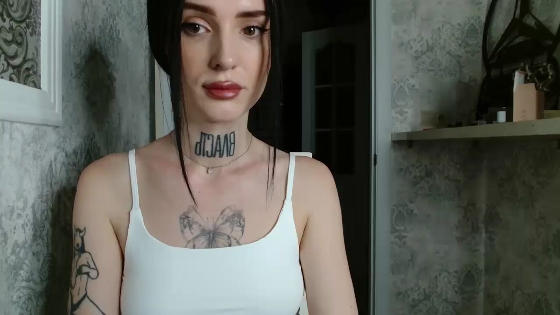 Gallery image thumbnail from Lady__tattoo's myfreecams stream on, 04/29/2025, 19:50 image 14 of 20