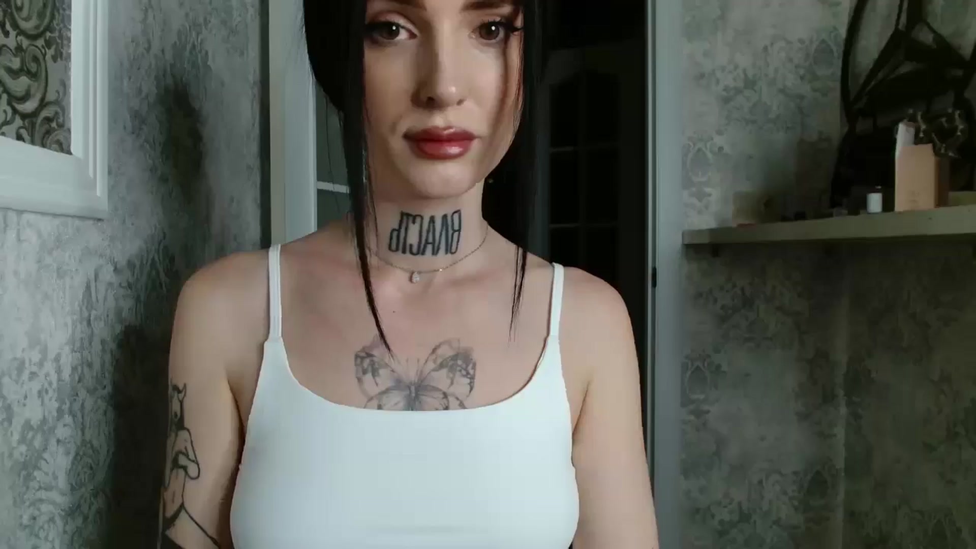 Gallery image thumbnail from Lady__tattoo's myfreecams stream on, 04/29/2025, 19:50 image 12 of 20