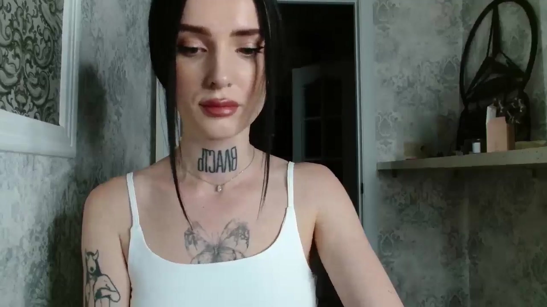 Gallery image thumbnail from Lady__tattoo's myfreecams stream on, 04/29/2025, 19:50 image 2 of 20