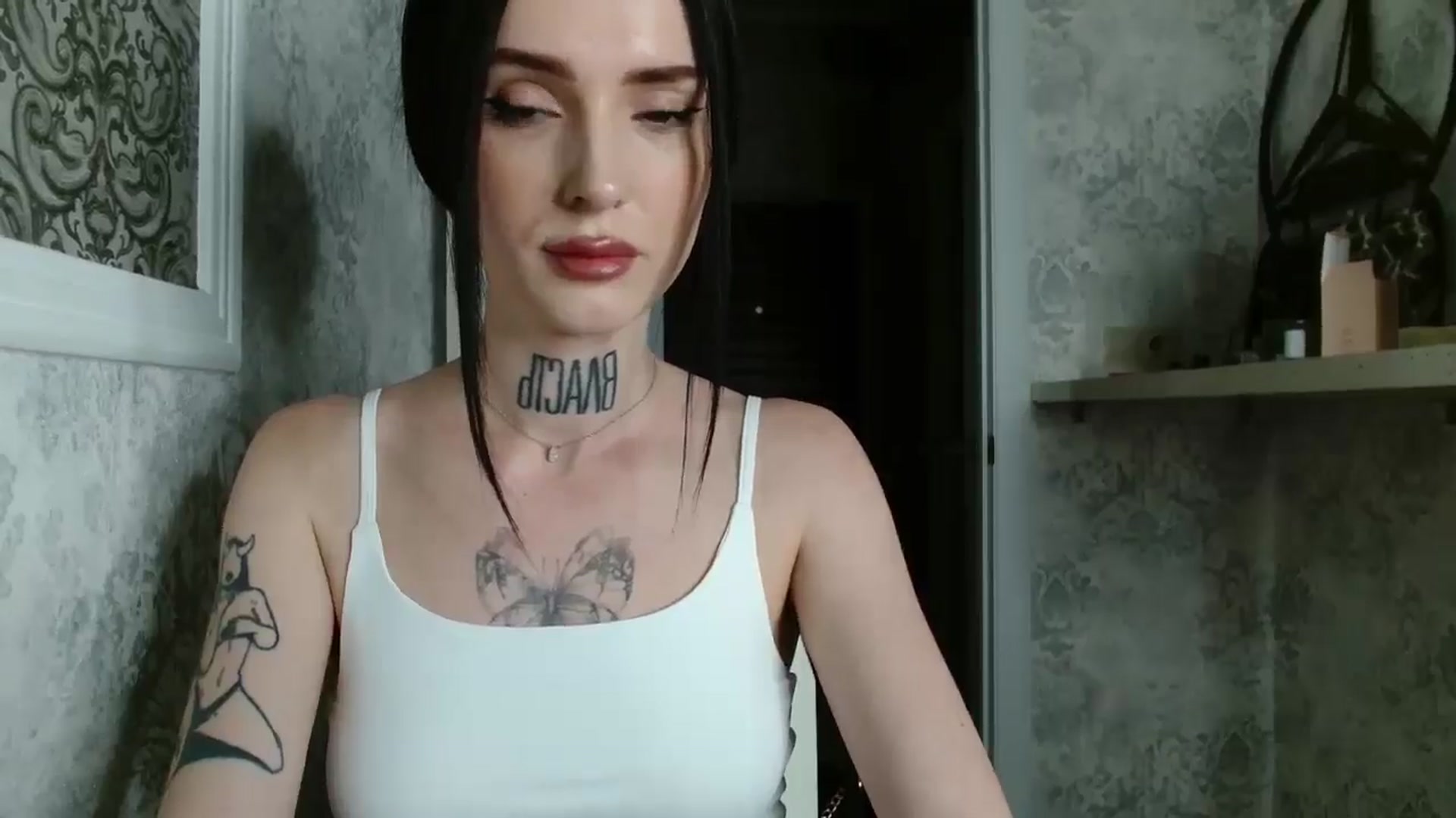 Gallery image thumbnail from Lady__tattoo's myfreecams stream on, 04/29/2025, 20:31 image 14 of 20