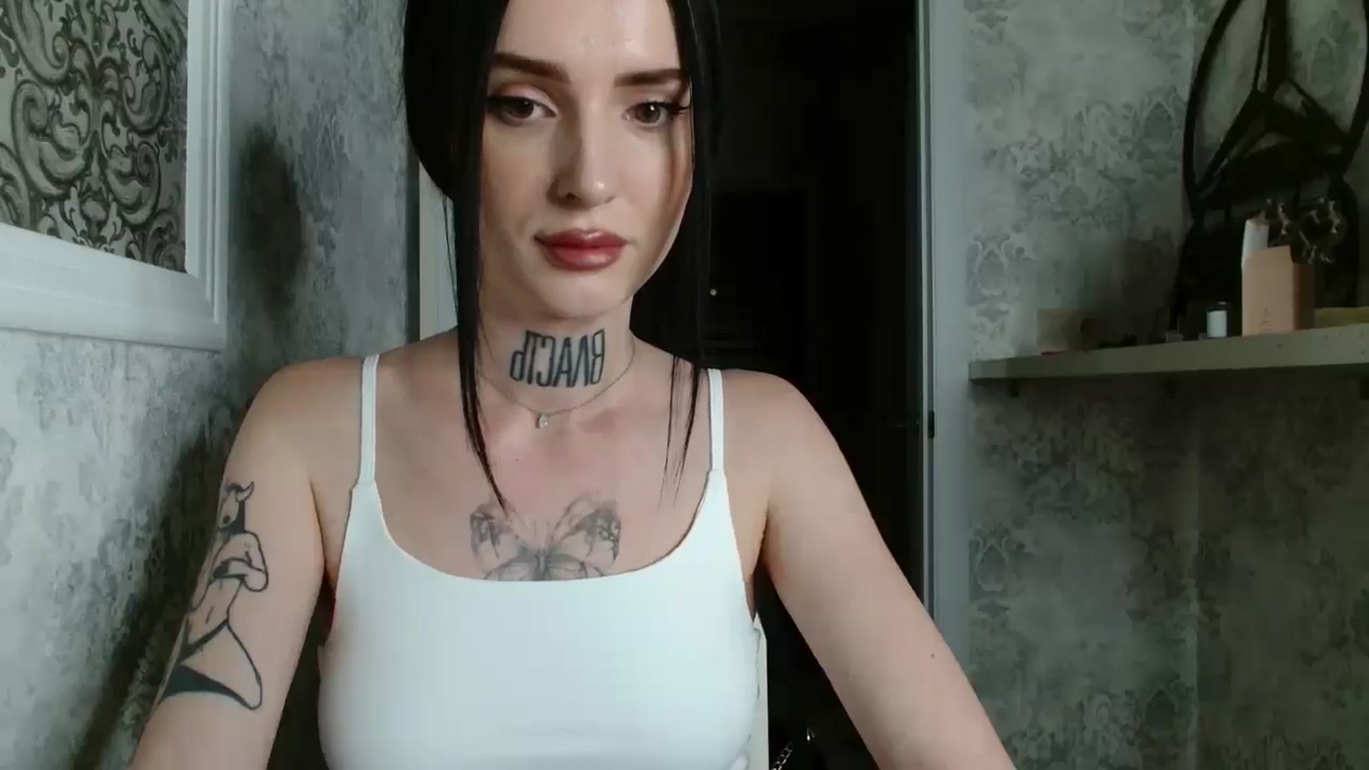 Gallery image thumbnail from Lady__tattoo's myfreecams stream on, 04/29/2025, 20:31 image 20 of 20