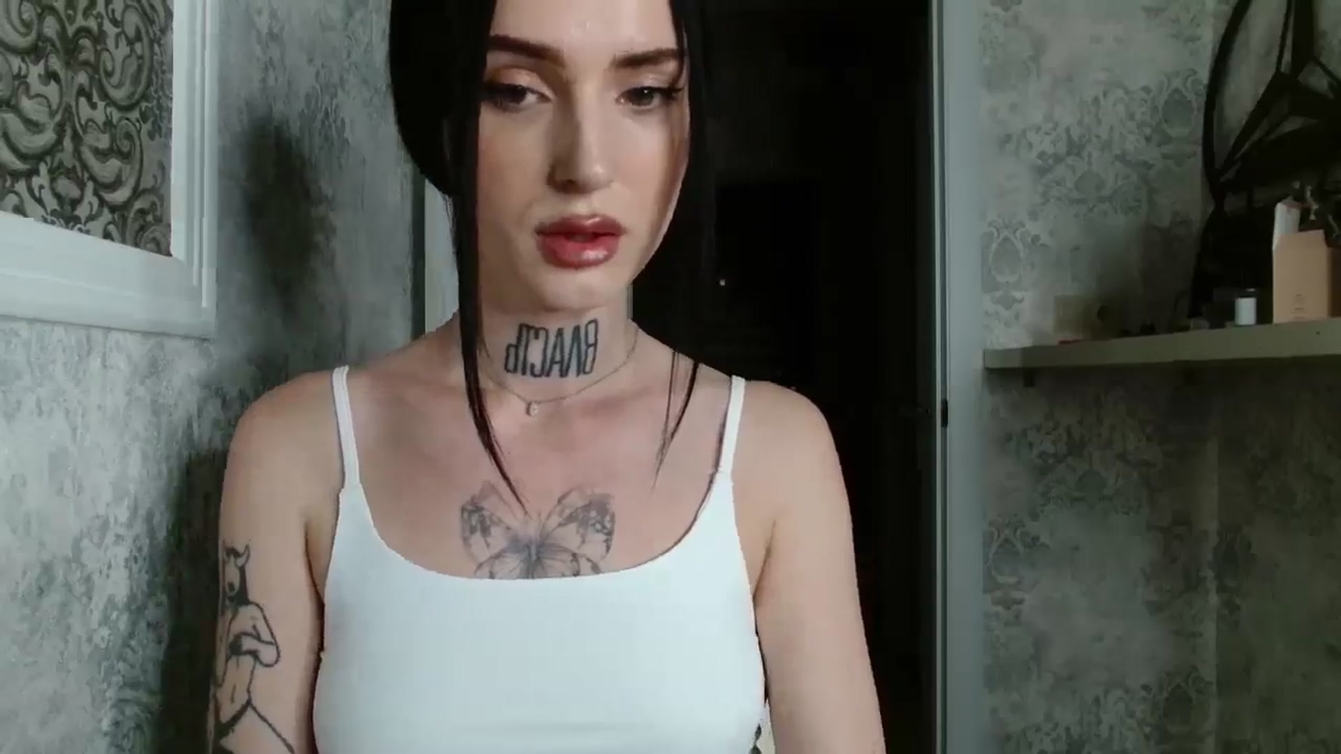 Gallery image thumbnail from Lady__tattoo's myfreecams stream on, 04/29/2025, 20:31 image 6 of 20