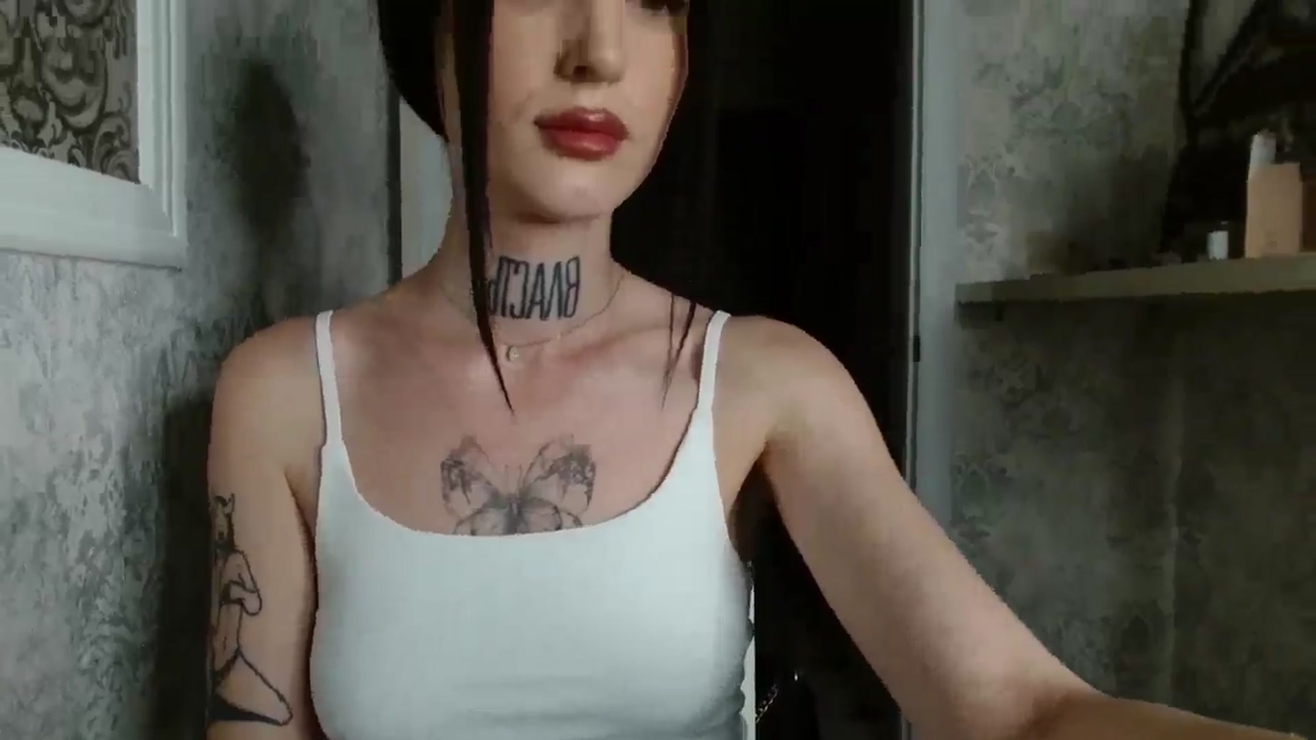 Gallery image thumbnail from Lady__tattoo's myfreecams stream on, 04/29/2025, 20:31 image 10 of 20