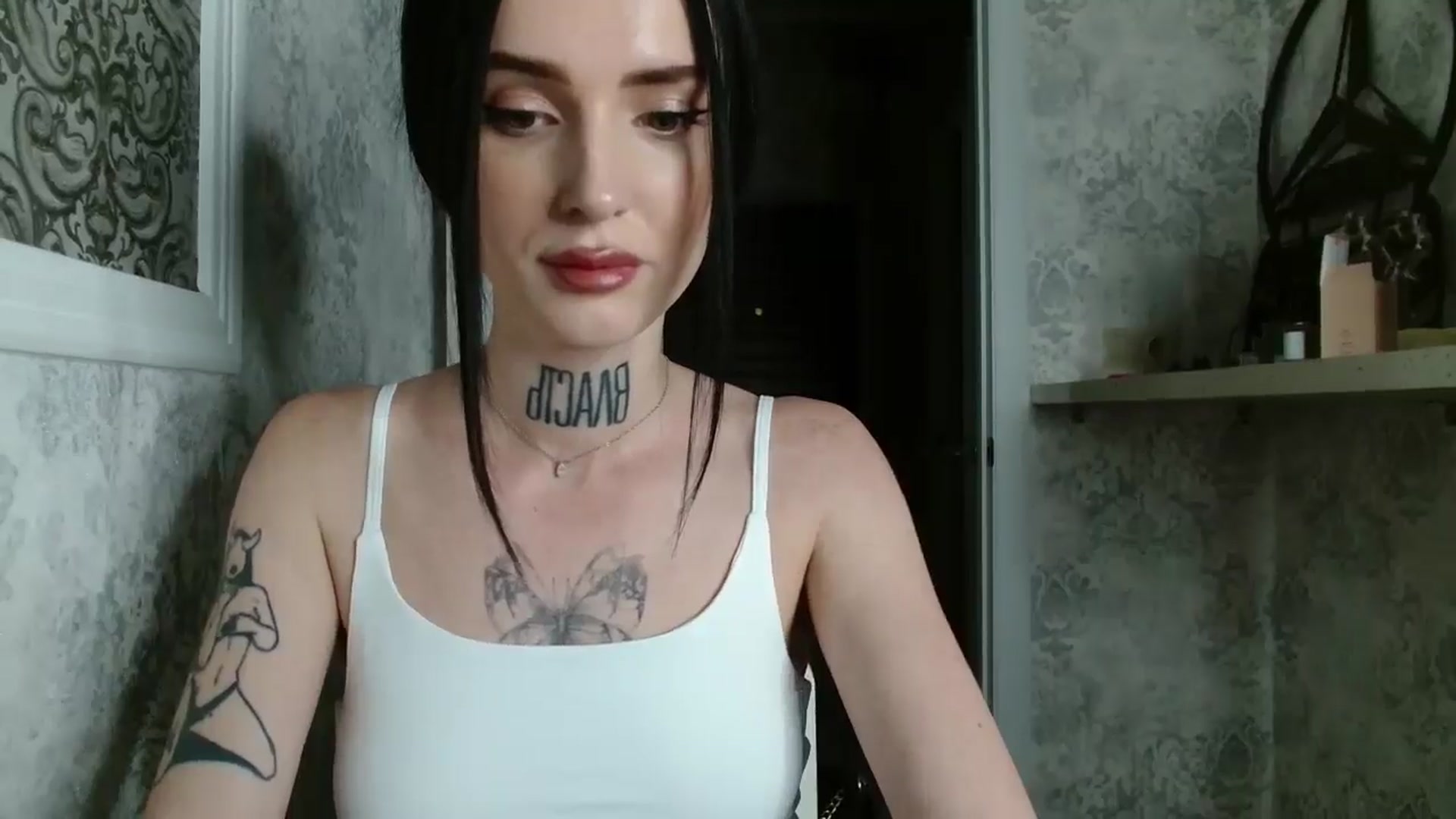 Gallery image thumbnail from Lady__tattoo's myfreecams stream on, 04/29/2025, 20:31 image 12 of 20