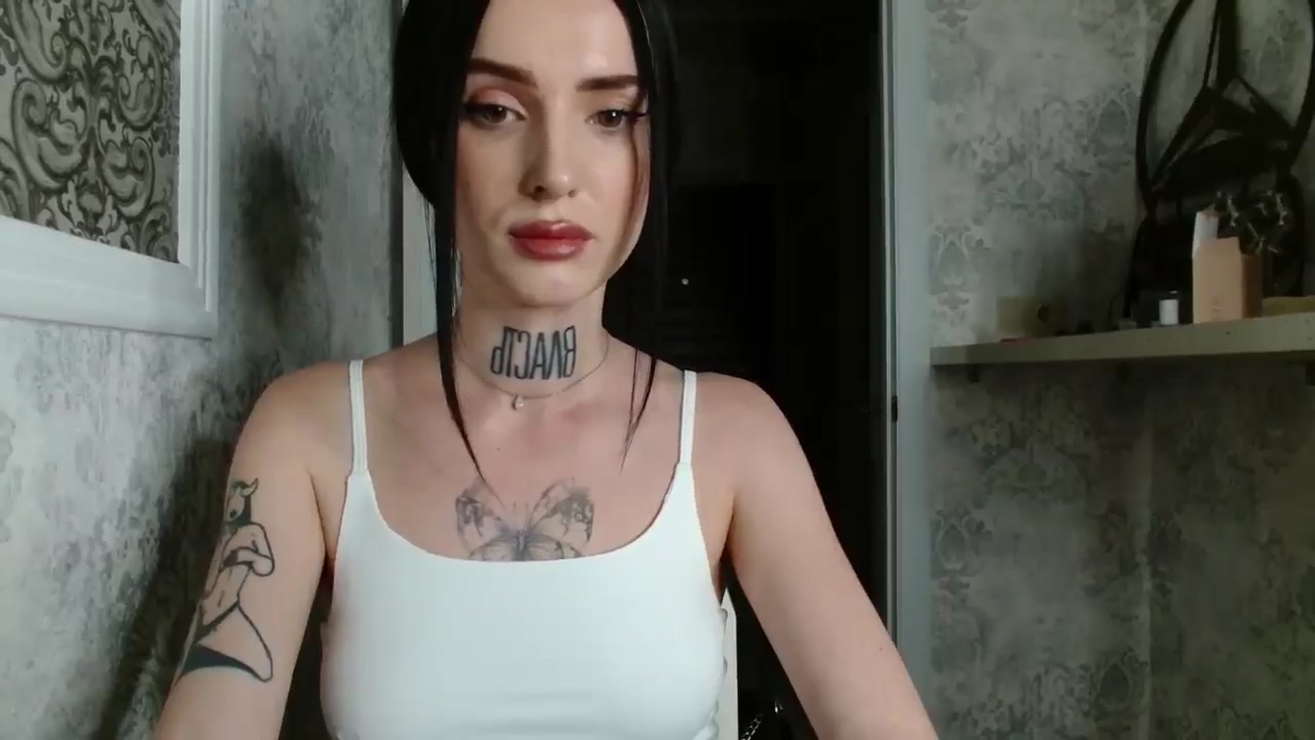 Gallery image thumbnail from Lady__tattoo's myfreecams stream on, 04/29/2025, 20:31 image 11 of 20