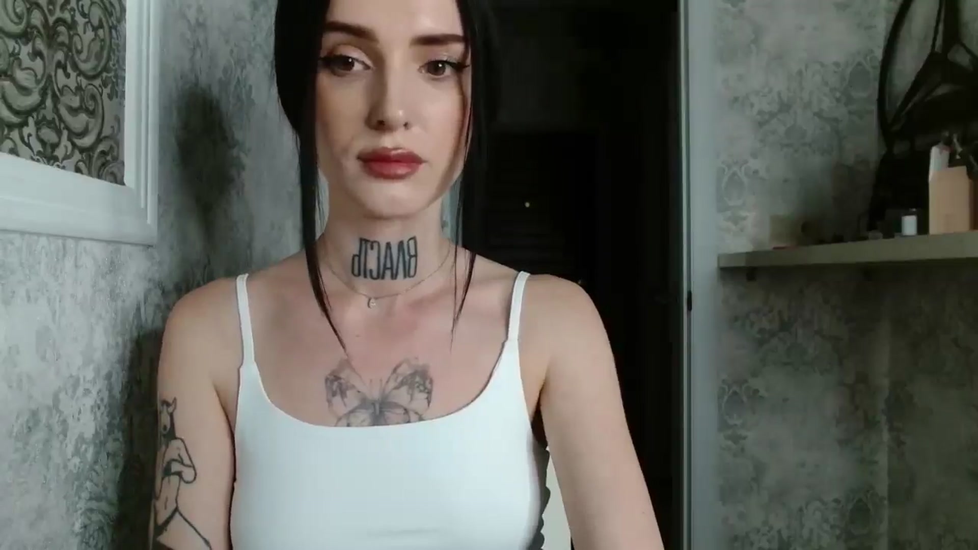 Gallery image thumbnail from Lady__tattoo's myfreecams stream on, 04/29/2025, 20:31 image 4 of 20