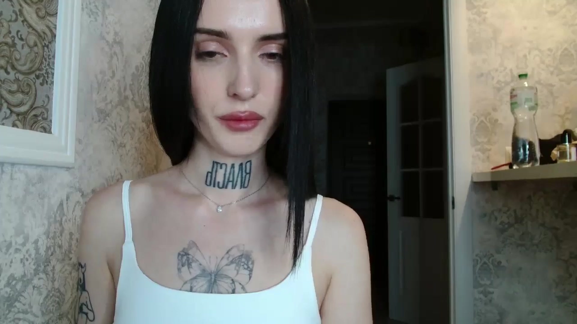 Gallery image thumbnail from Lady__tattoo's myfreecams stream on, 04/30/2025, 20:00 image 4 of 20