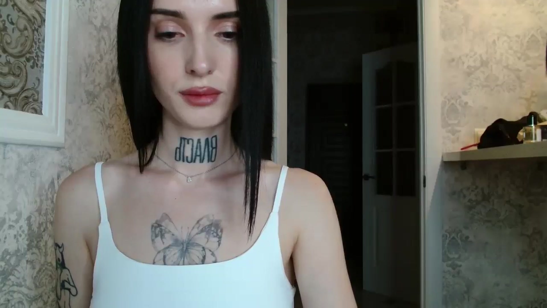 Gallery image thumbnail from Lady__tattoo's myfreecams stream on, 04/30/2025, 20:00 image 10 of 20