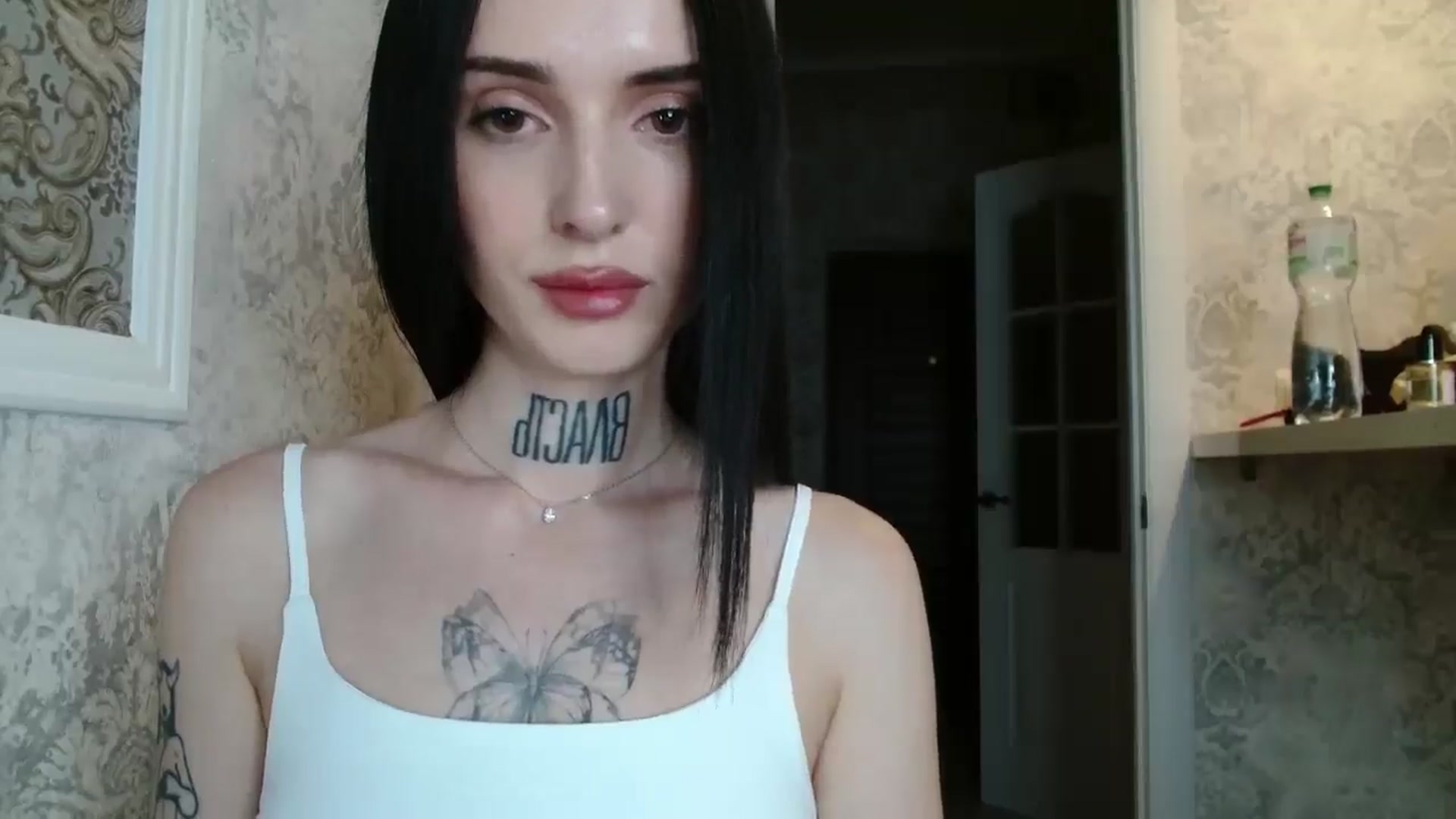 Gallery image thumbnail from Lady__tattoo's myfreecams stream on, 04/30/2025, 20:00 image 3 of 20
