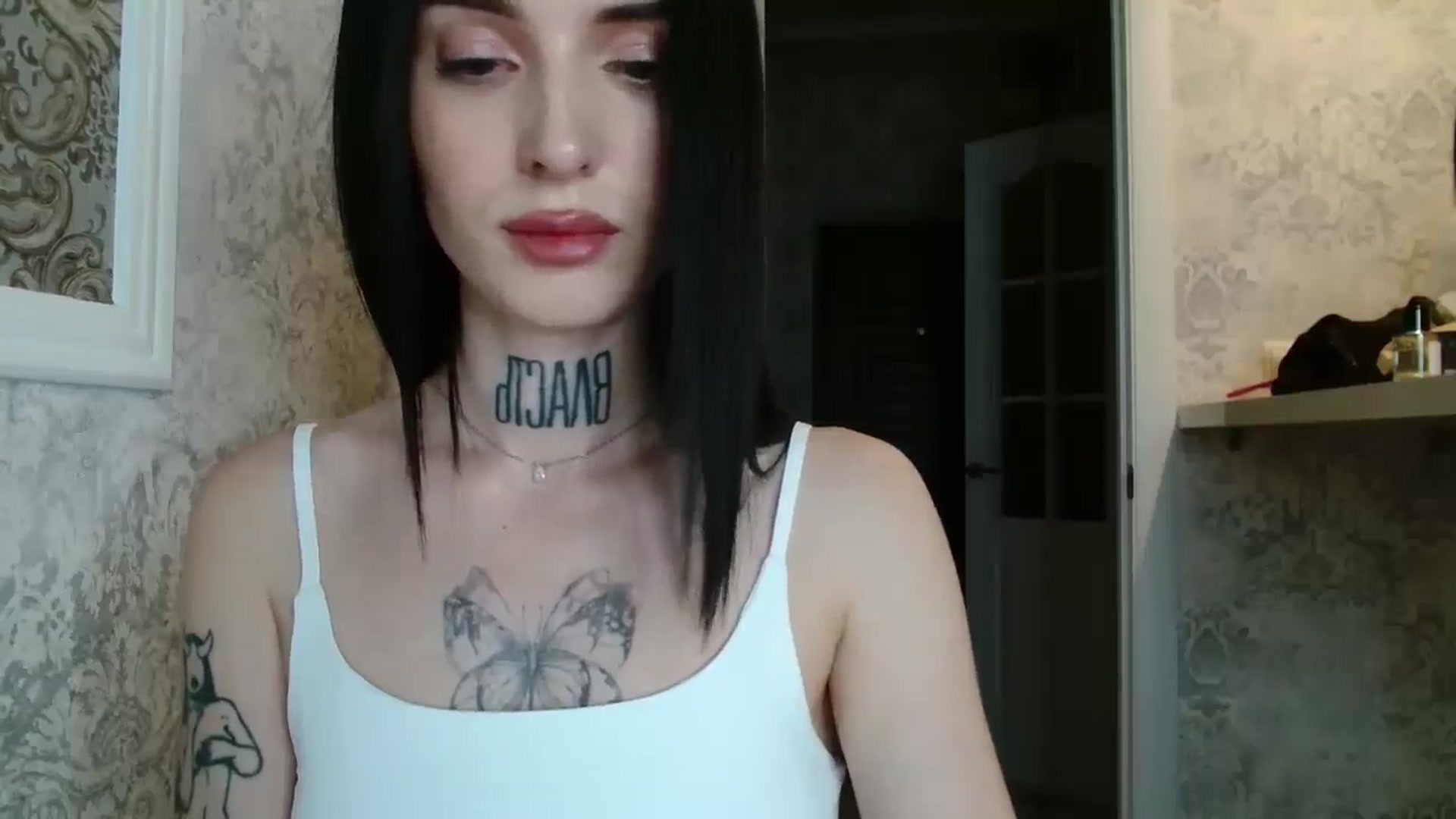 Gallery image thumbnail from Lady__tattoo's myfreecams stream on, 04/30/2025, 20:00 image 18 of 20