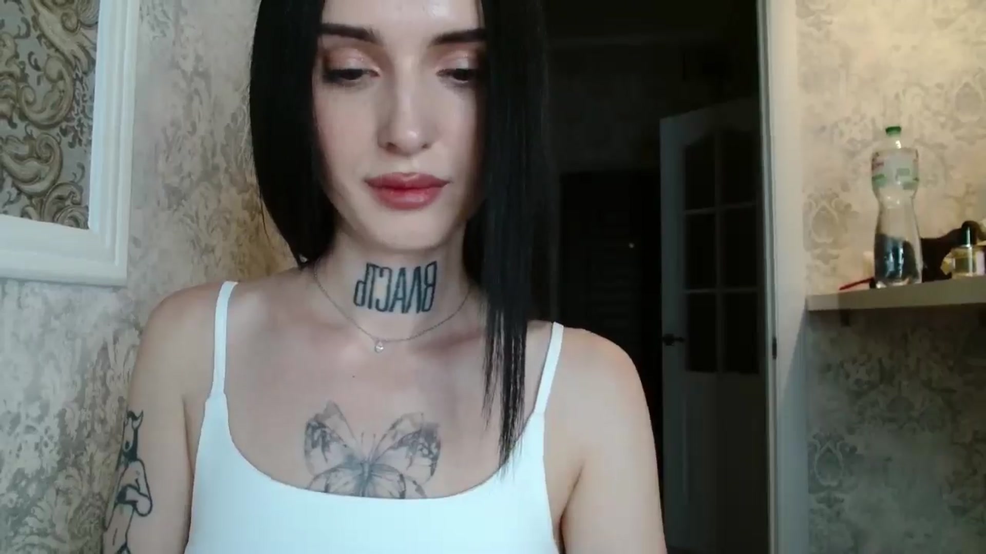 Gallery image thumbnail from Lady__tattoo's myfreecams stream on, 04/30/2025, 20:00 image 2 of 20