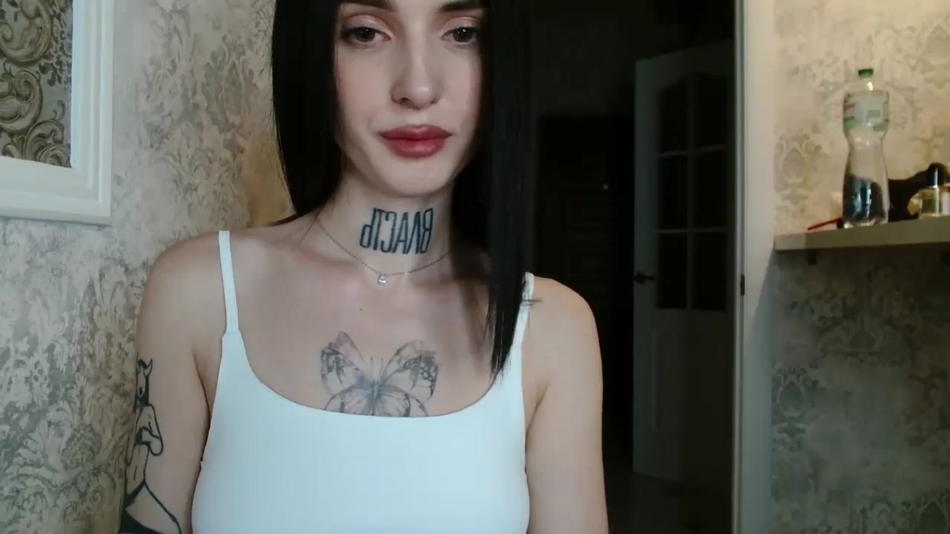 Gallery image thumbnail from Lady__tattoo's myfreecams stream on, 04/30/2025, 20:00 image 6 of 20