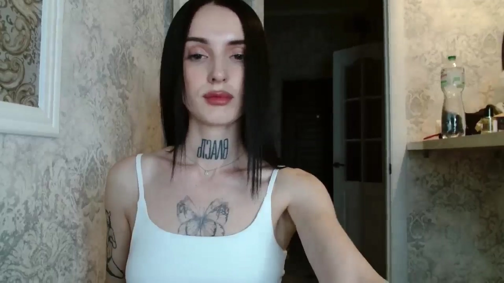 Gallery image thumbnail from Lady__tattoo's myfreecams stream on, 04/30/2025, 20:00 image 7 of 20