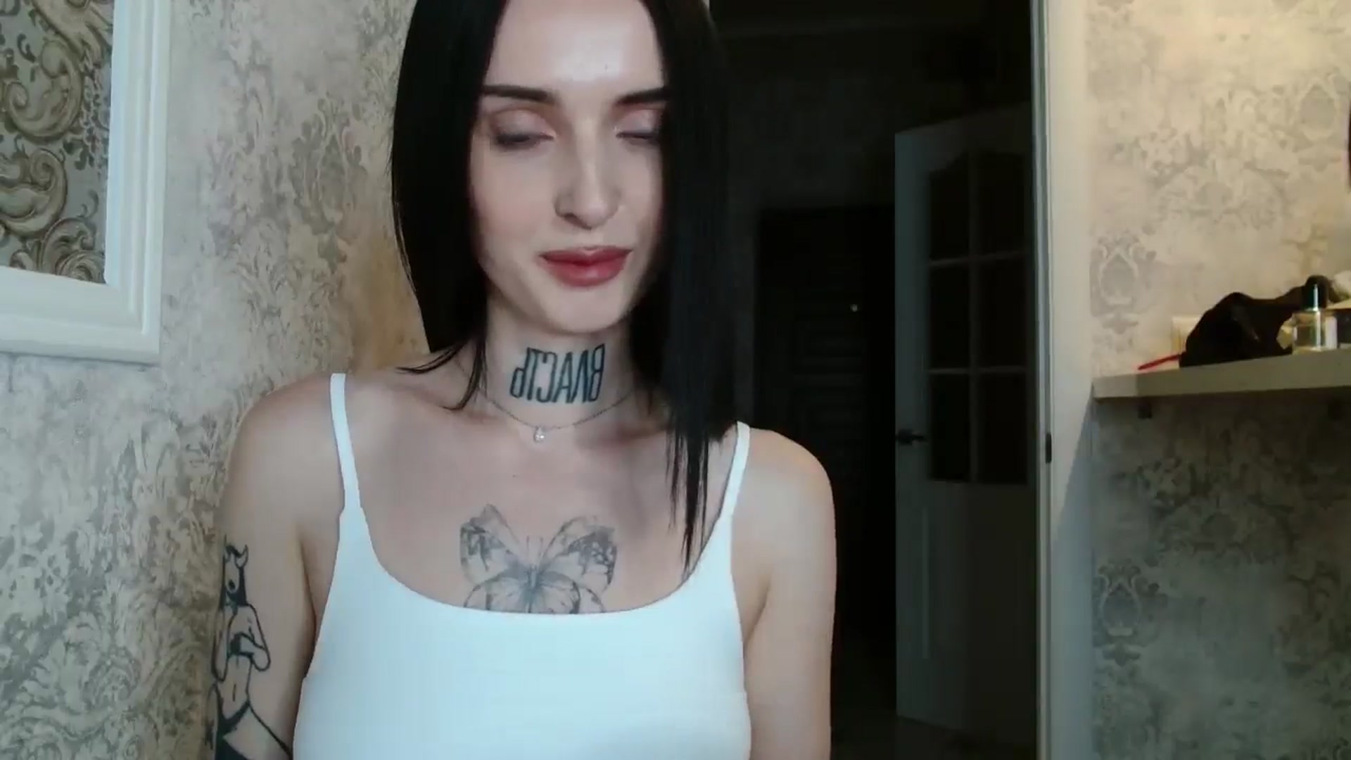 Gallery image thumbnail from Lady__tattoo's myfreecams stream on, 04/30/2025, 20:00 image 15 of 20
