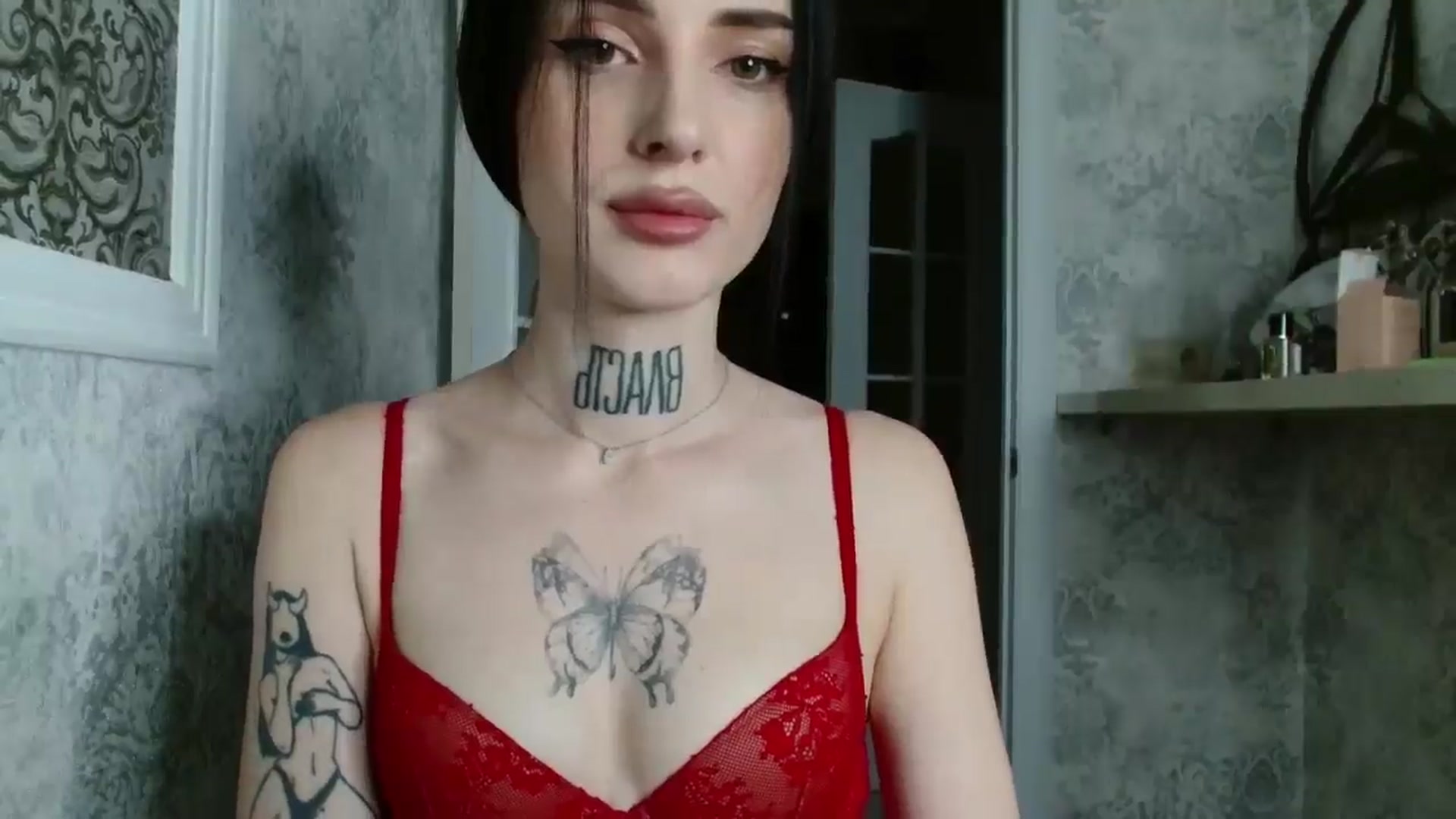 Gallery image thumbnail from Lady__tattoo's myfreecams stream on, 05/01/2025, 11:47 image 11 of 20