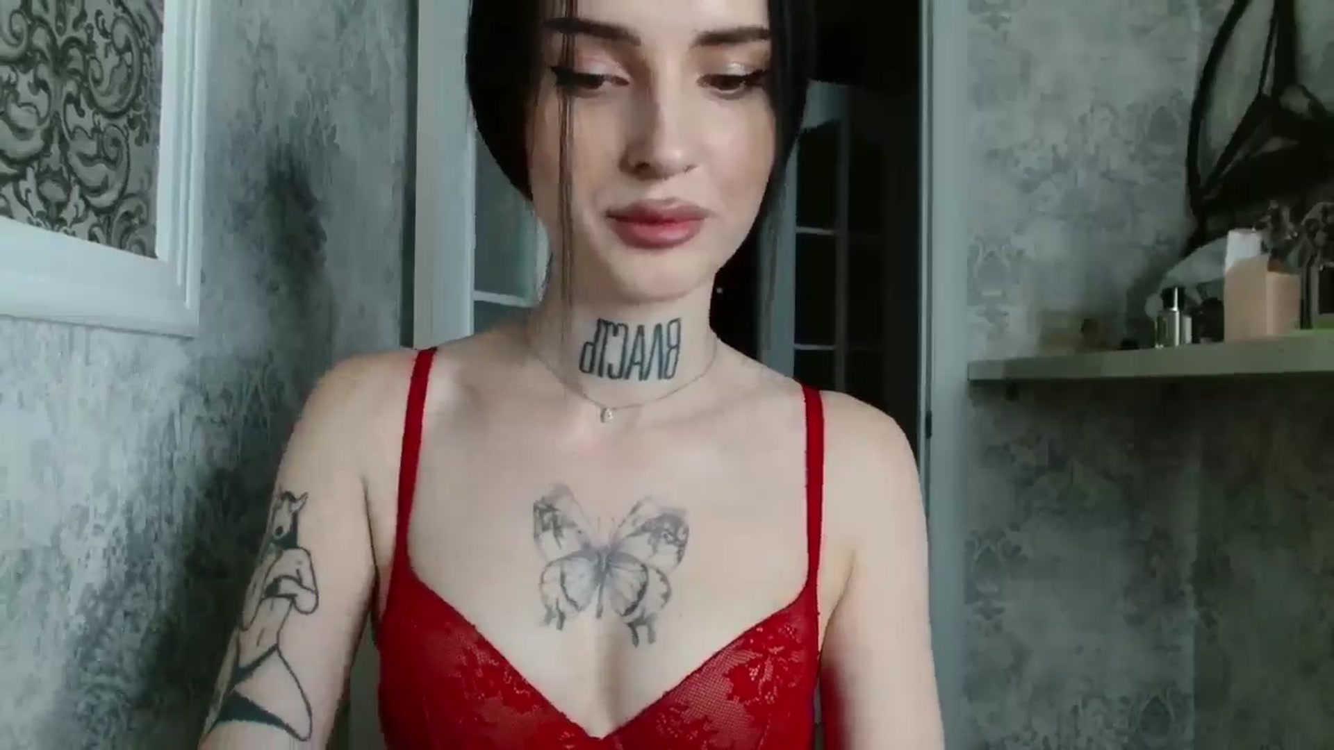 Gallery image thumbnail from Lady__tattoo's myfreecams stream on, 05/01/2025, 11:47 image 13 of 20