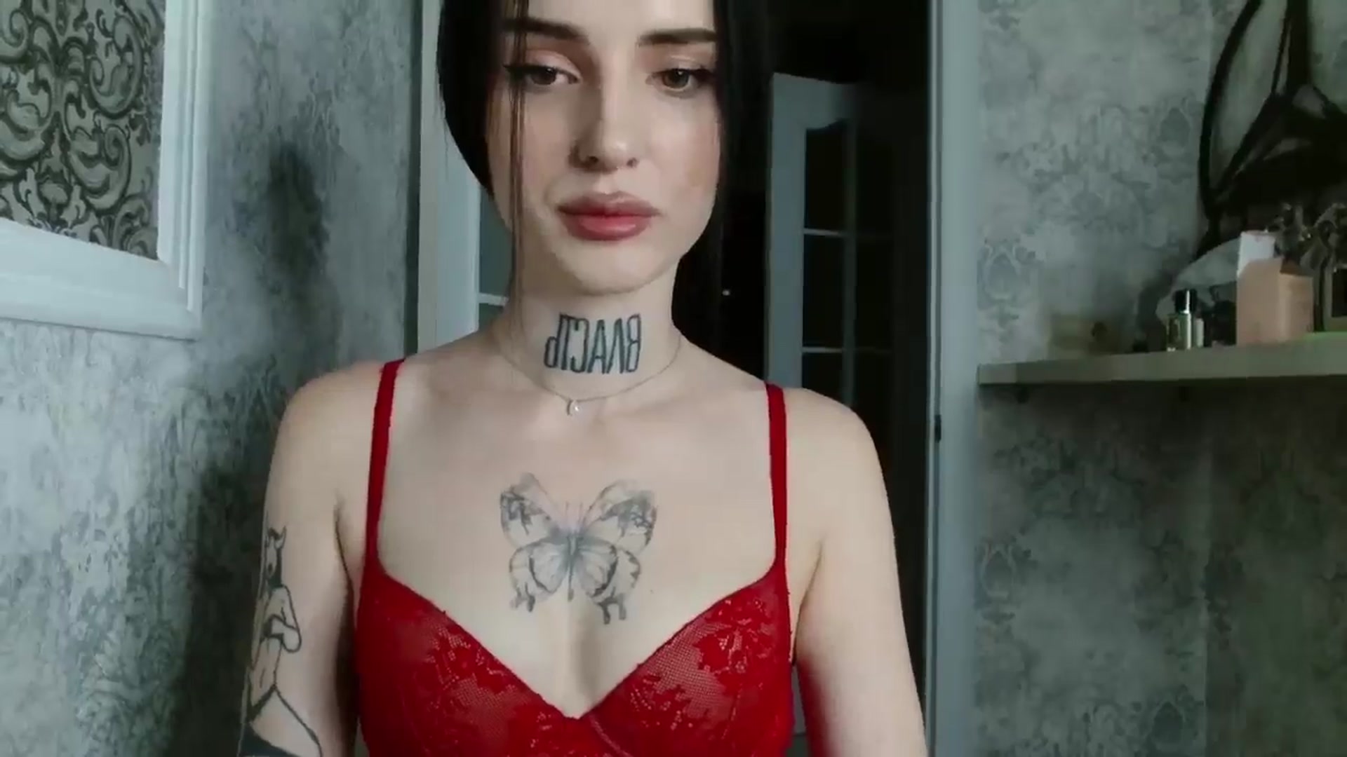 Gallery image thumbnail from Lady__tattoo's myfreecams stream on, 05/01/2025, 11:47 image 14 of 20