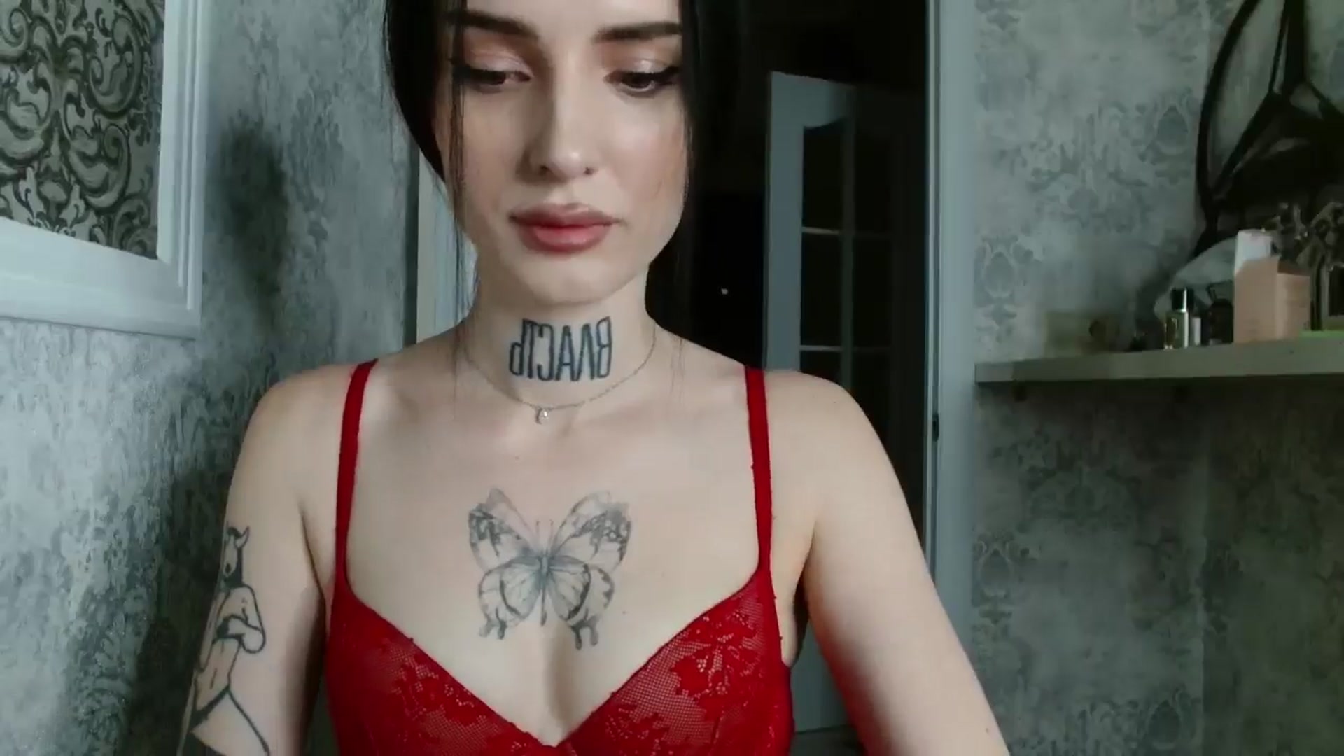 Gallery image thumbnail from Lady__tattoo's myfreecams stream on, 05/01/2025, 11:47 image 9 of 20