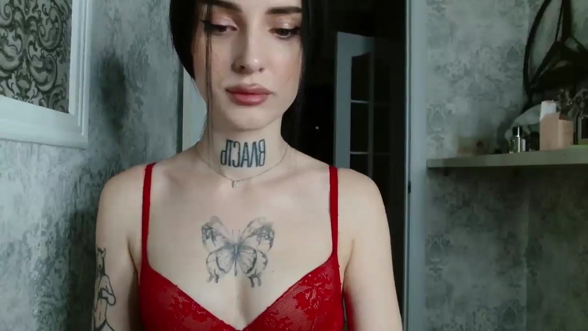 Gallery image thumbnail from Lady__tattoo's myfreecams stream on, 05/01/2025, 11:47 image 16 of 20