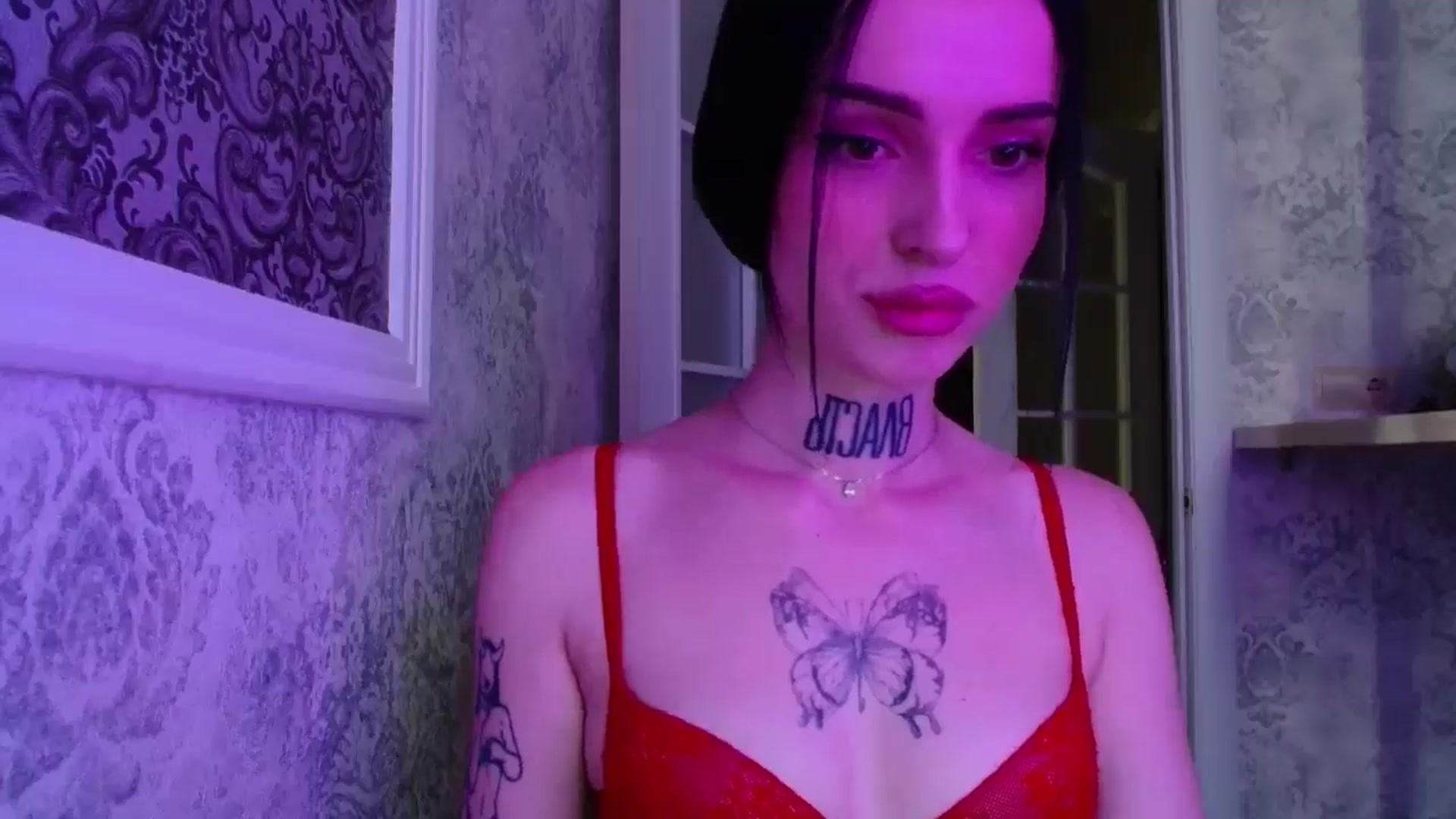 Gallery image thumbnail from Lady__tattoo's myfreecams stream on, 05/01/2025, 13:55 image 5 of 20