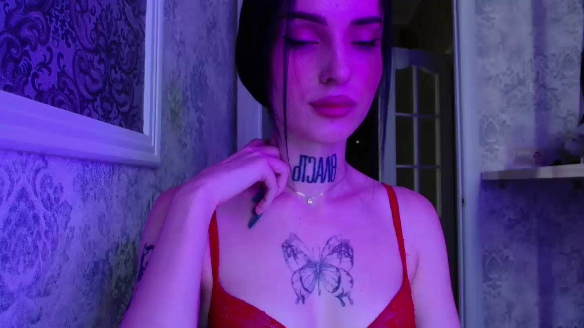 Gallery image thumbnail from Lady__tattoo's myfreecams stream on, 05/01/2025, 13:55 image 19 of 20