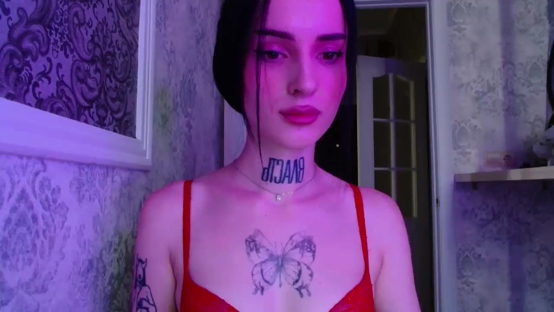 Gallery image thumbnail from Lady__tattoo's myfreecams stream on, 05/01/2025, 13:55 image 15 of 20